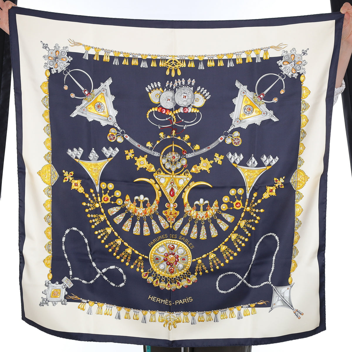 Brand New Boxed Hermès Parures des Sables Silk Scarf
