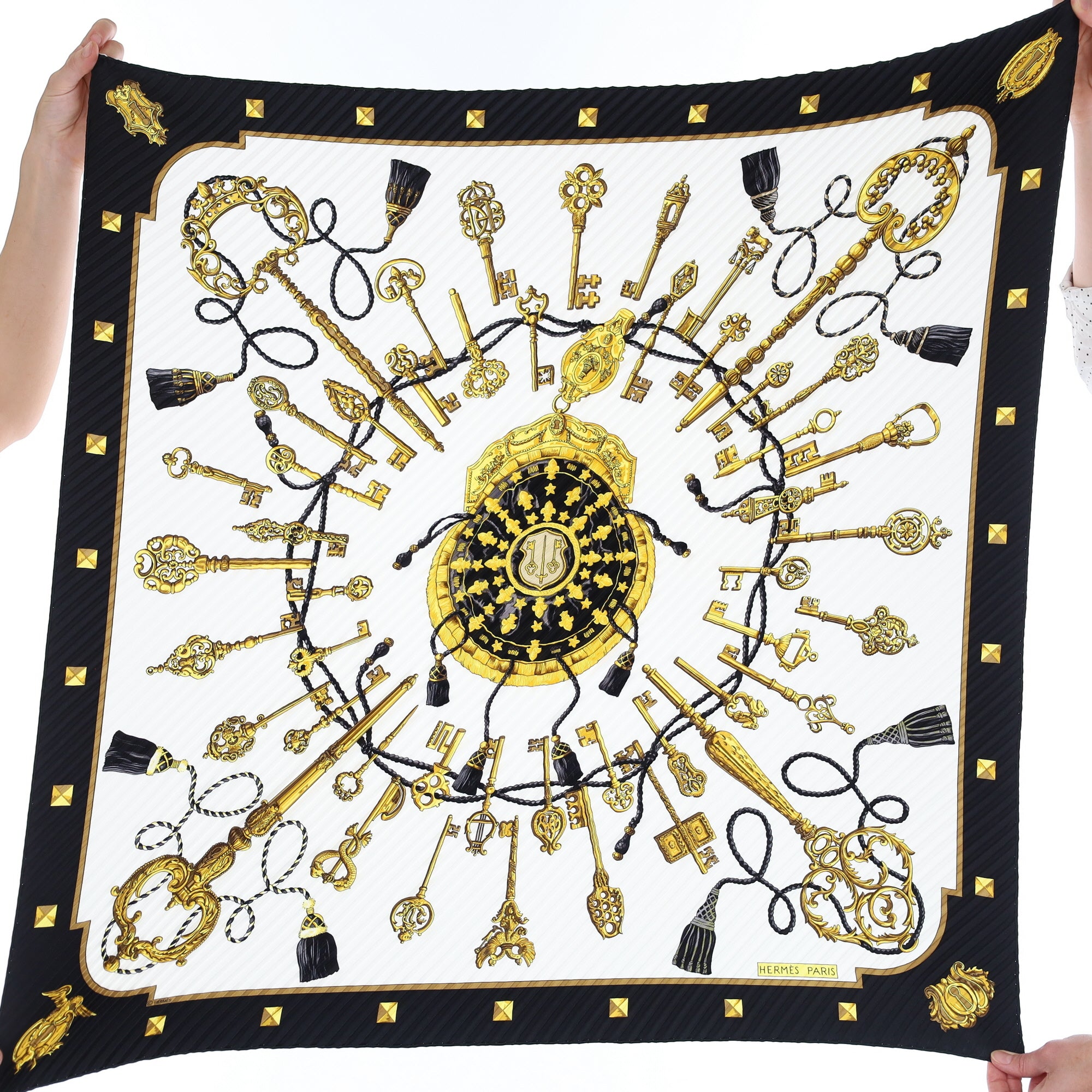 Brand New Boxed Hermès Les Cles Plisse Silk Scarf