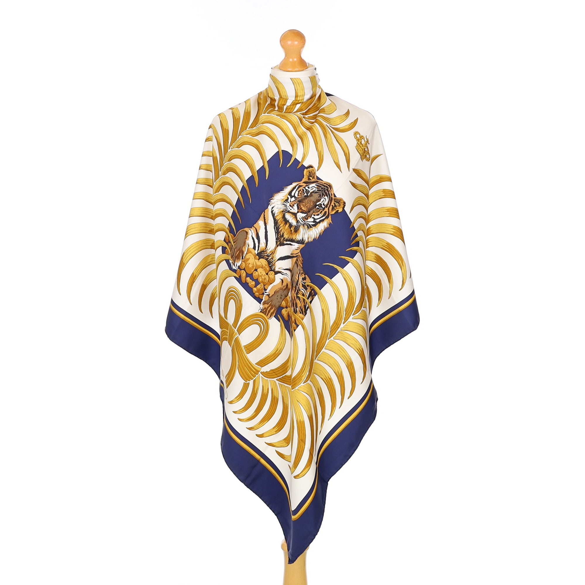 Pristine Hermès Tigre Royal Silk Scarf