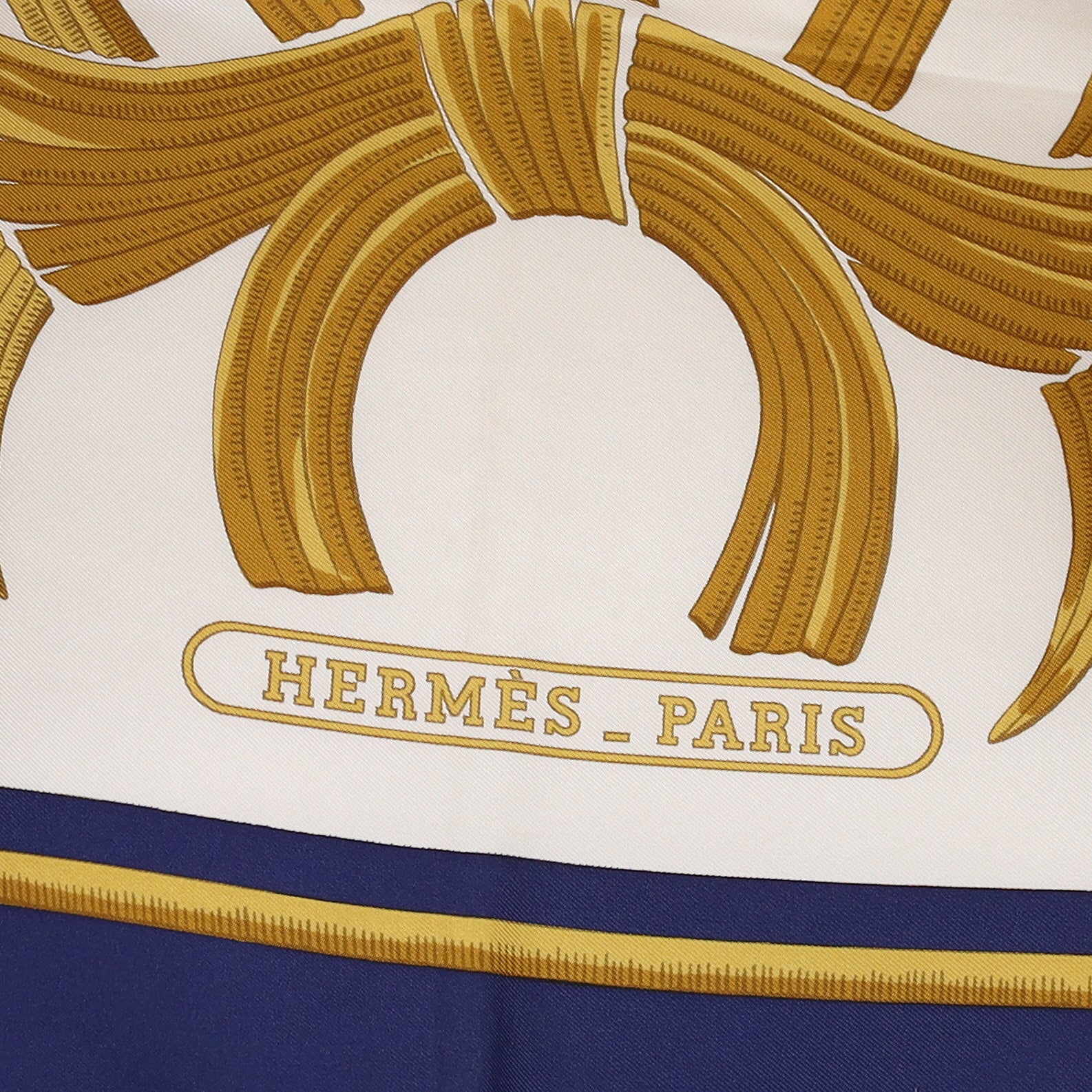 Pristine Hermès Tigre Royal Silk Scarf