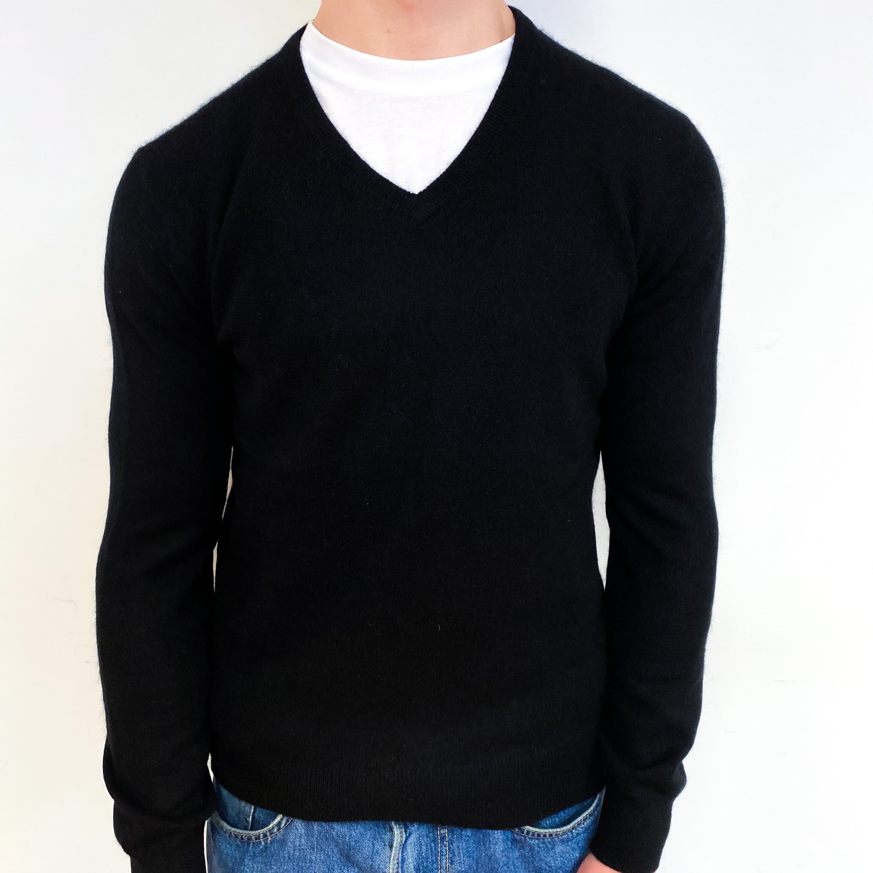 Men's Black Cashmere V-Neck Jumper Small