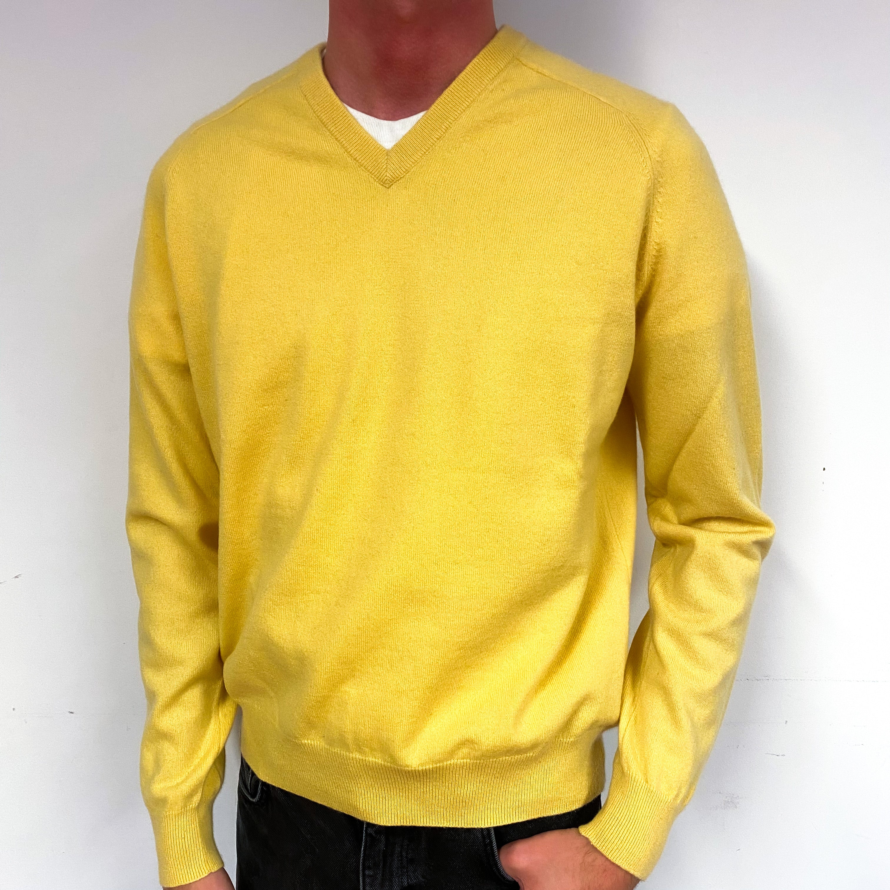 Men's Daffodil Yellow Cashmere V-Neck Jumper Small