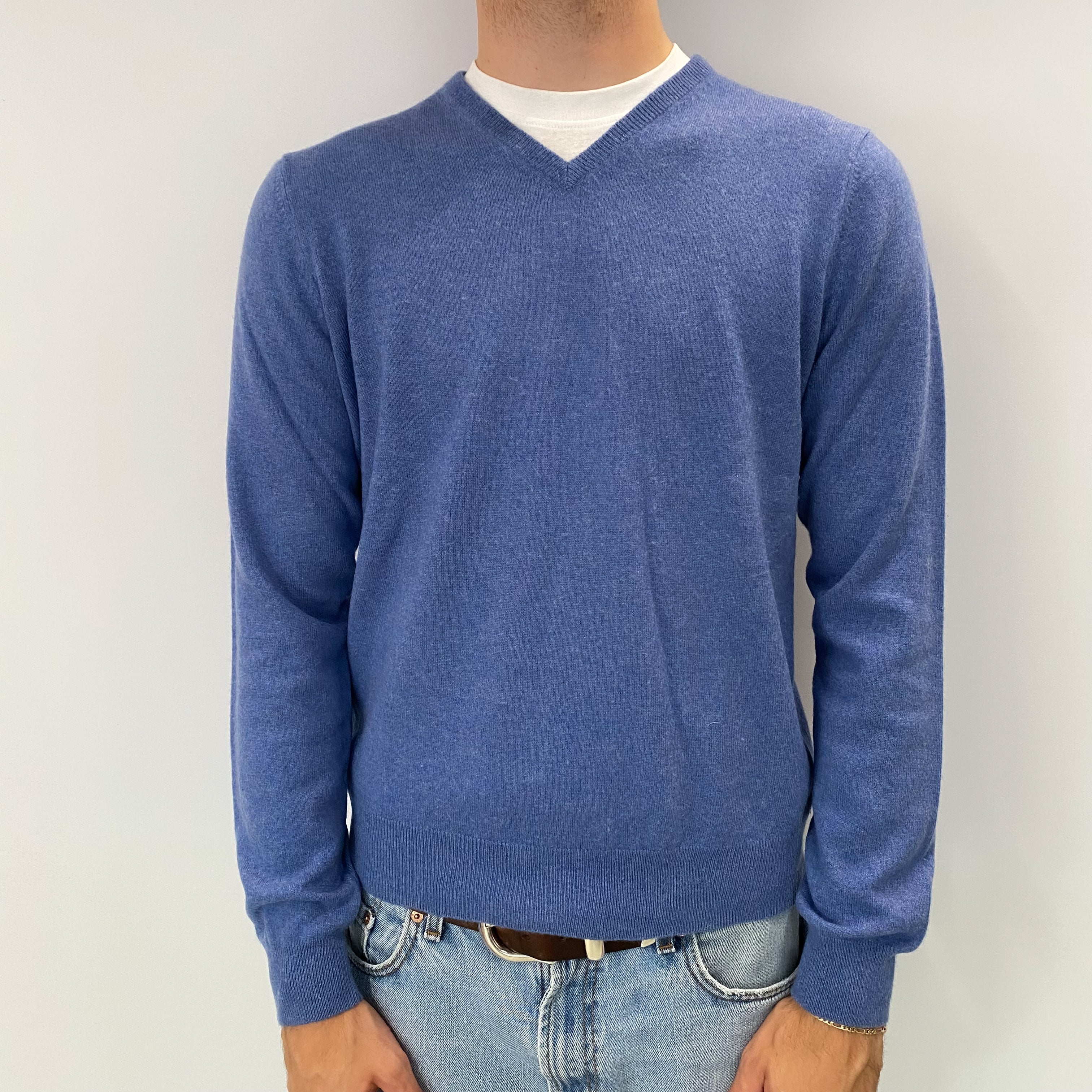 Men's Tanzanite Blue Cashmere V Neck Jumper Medium