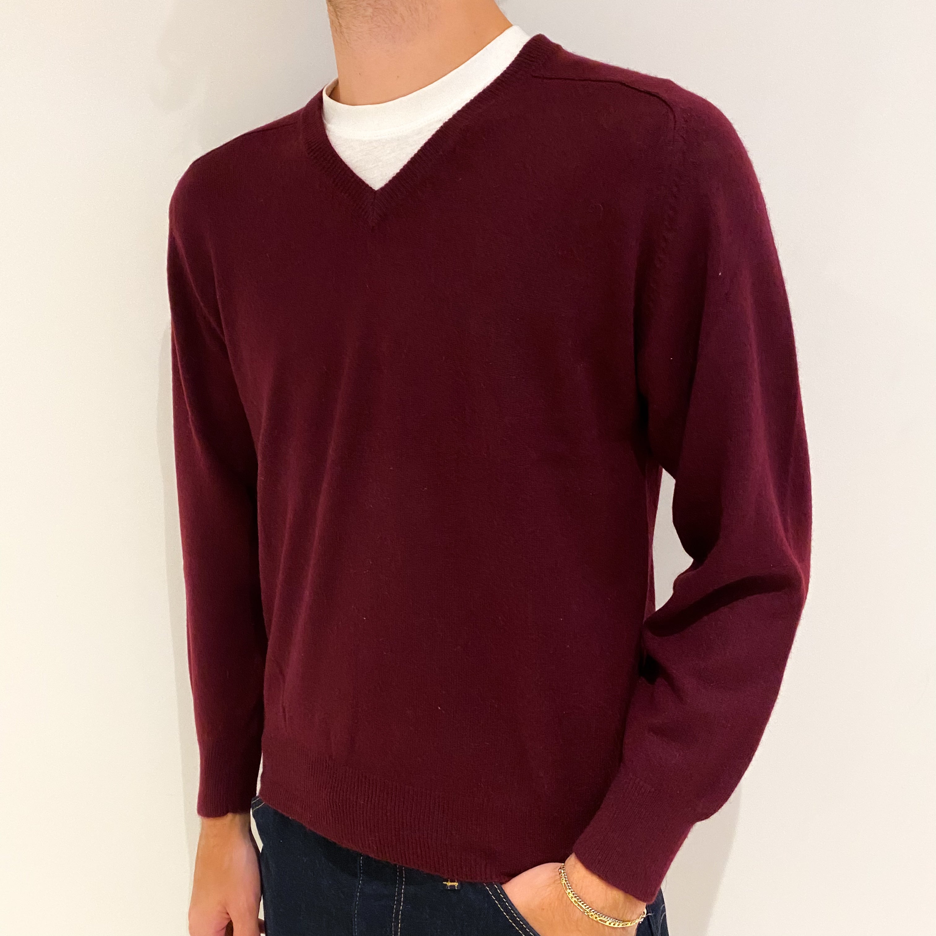 Men's Mulberry Purple Cashmere V-Neck Jumper Medium