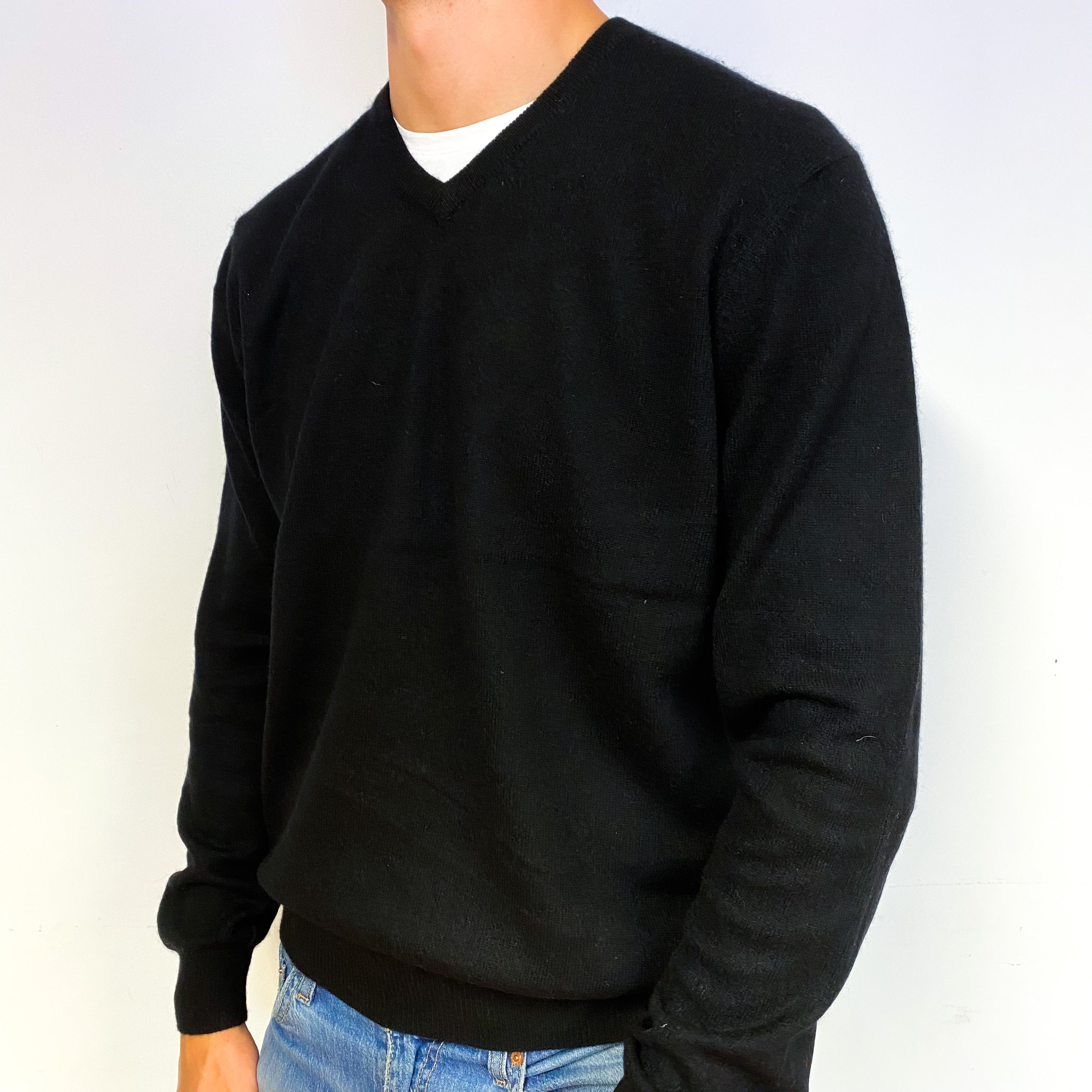 Men's Black Cashmere V-Neck Jumper Extra Large