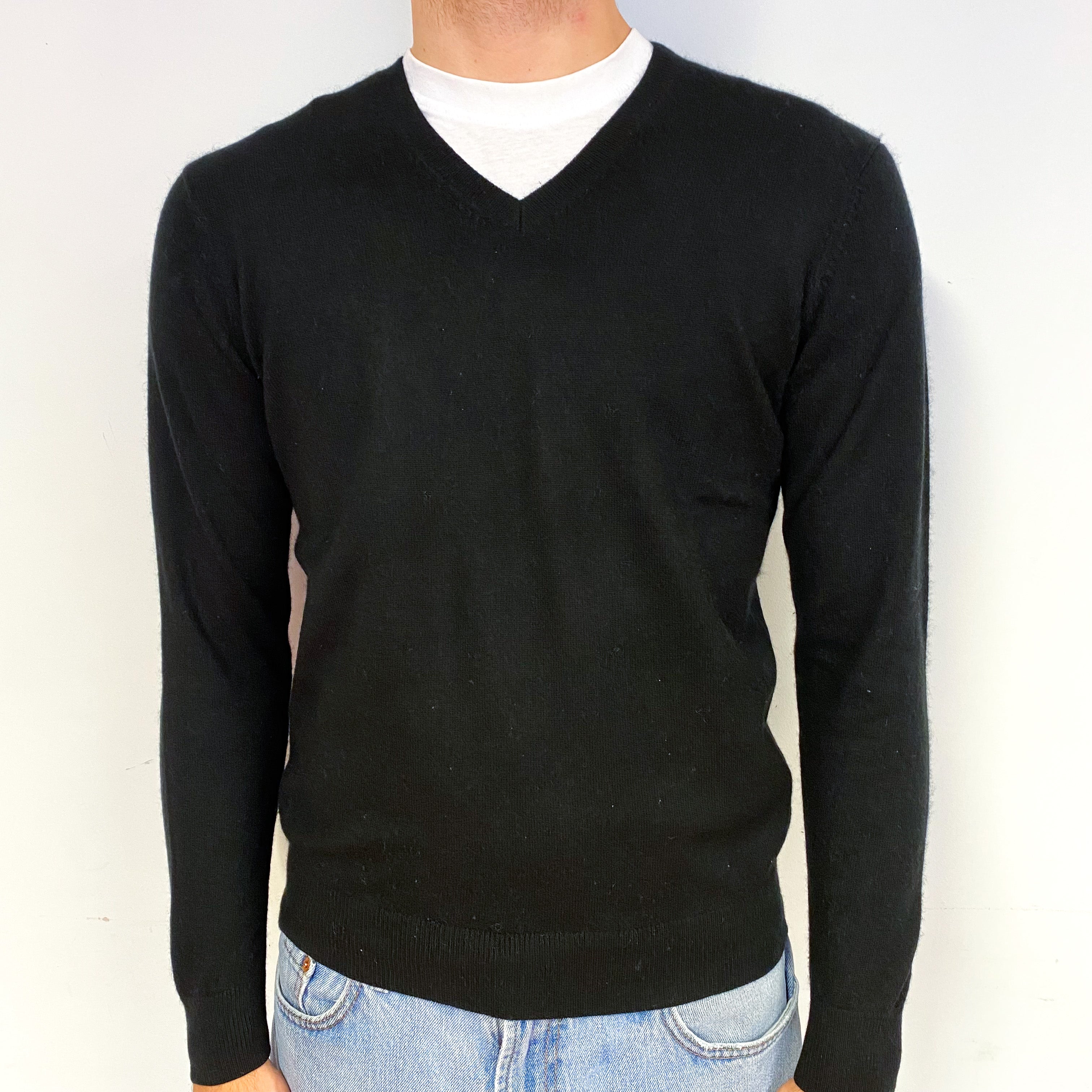 Men's Black Cashmere V-Neck Jumper Medium