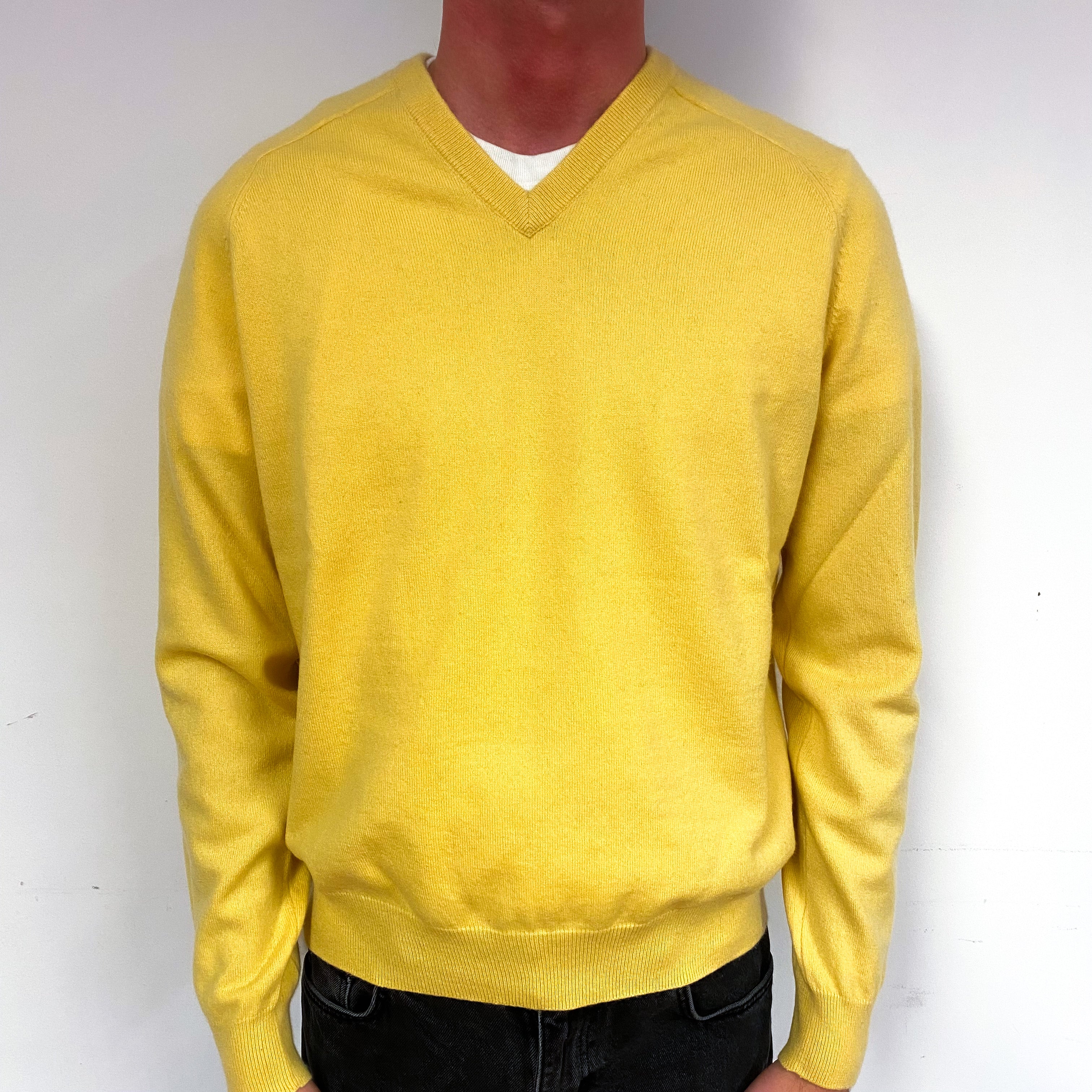 Men's Daffodil Yellow Cashmere V-Neck Jumper Small