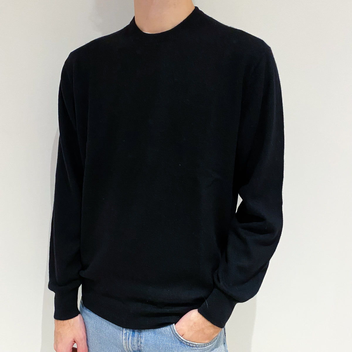 Men's Black Cashmere Crew Neck Jumper Large
