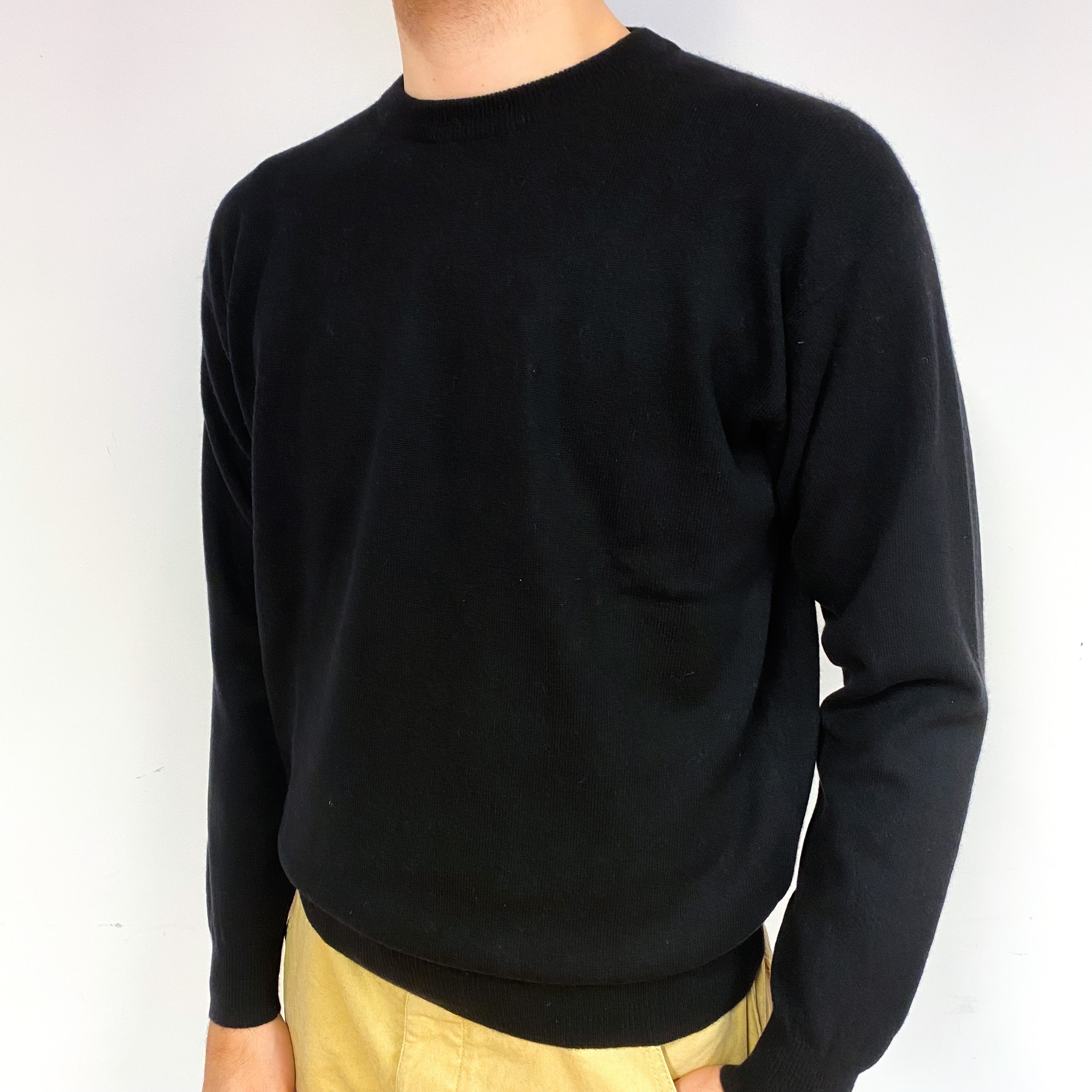 Men's Black Cashmere Crew Neck Jumper Large