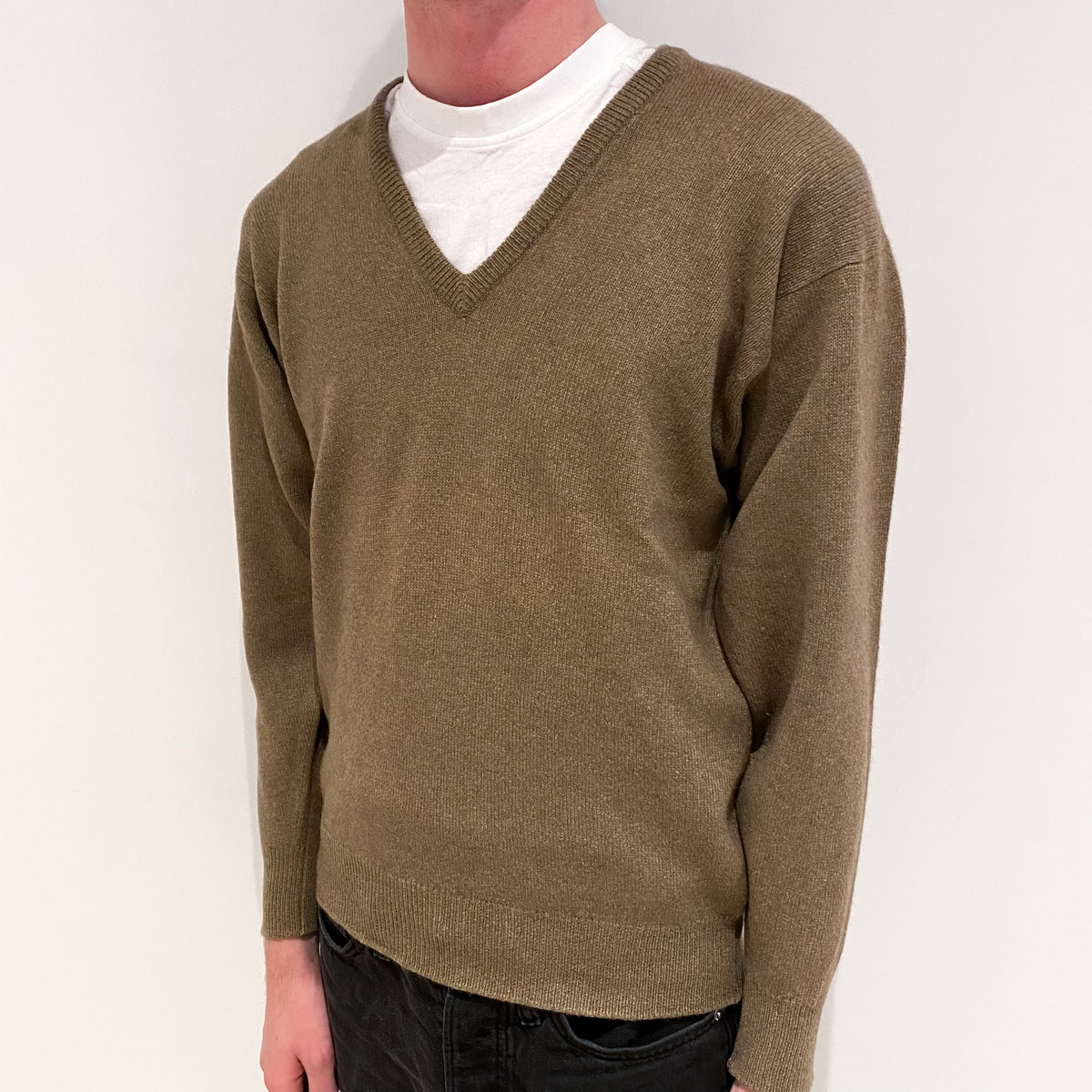 Men's Vintage Scottish Mocha Brown Cashmere V-Neck Jumper Small