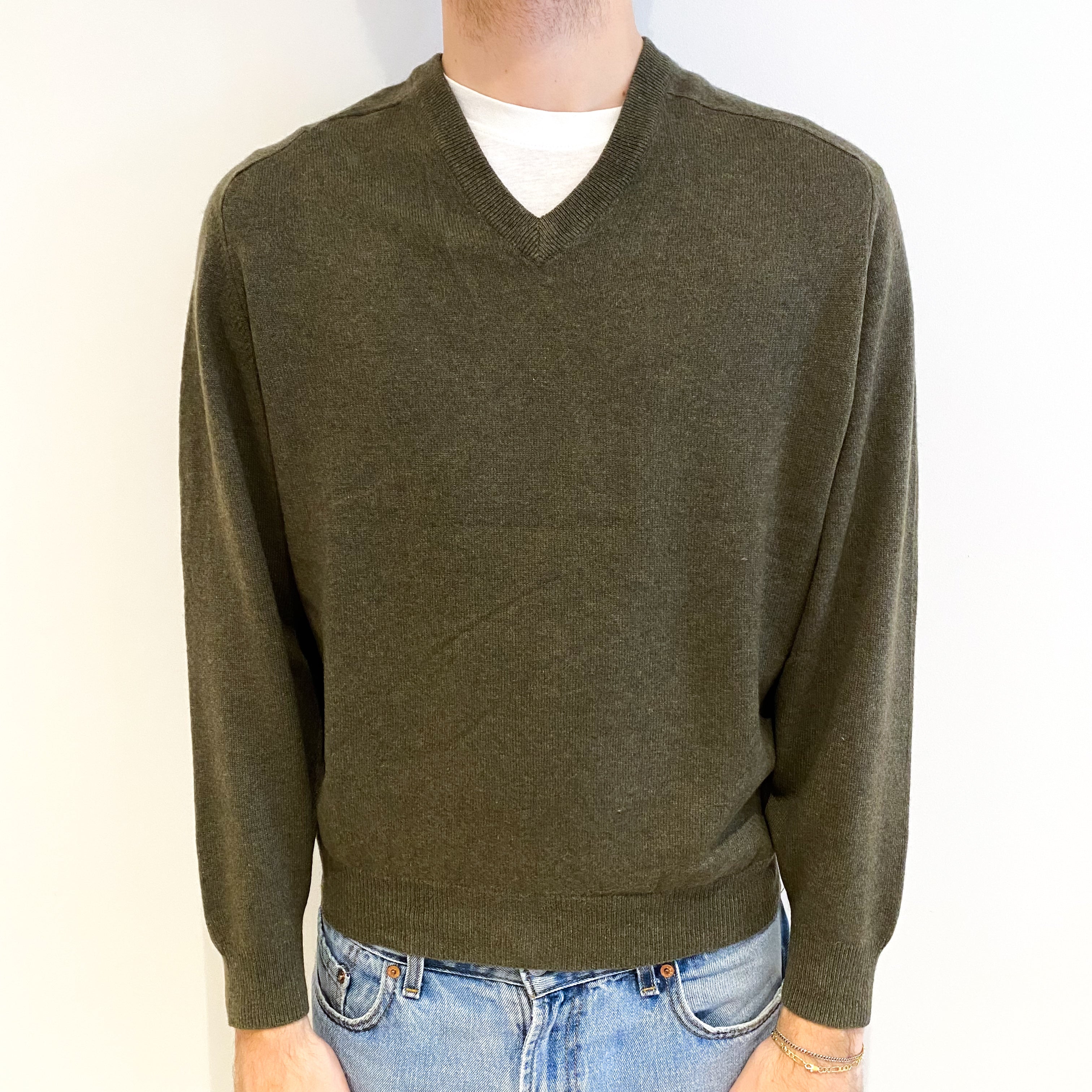 Men's Olive Green Cashmere V Neck Jumper Large Short