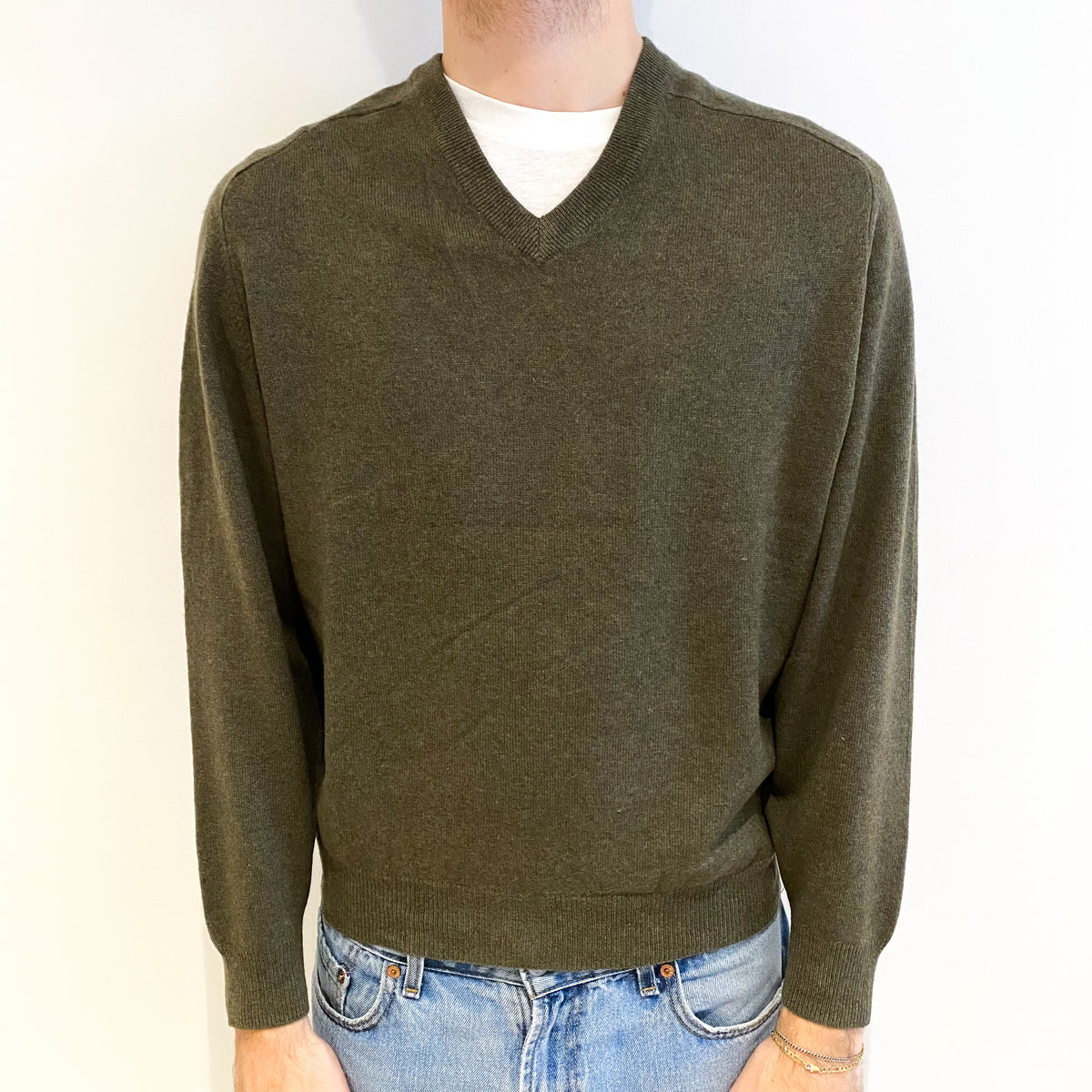 Men's Olive Green Cashmere V Neck Jumper Large Short