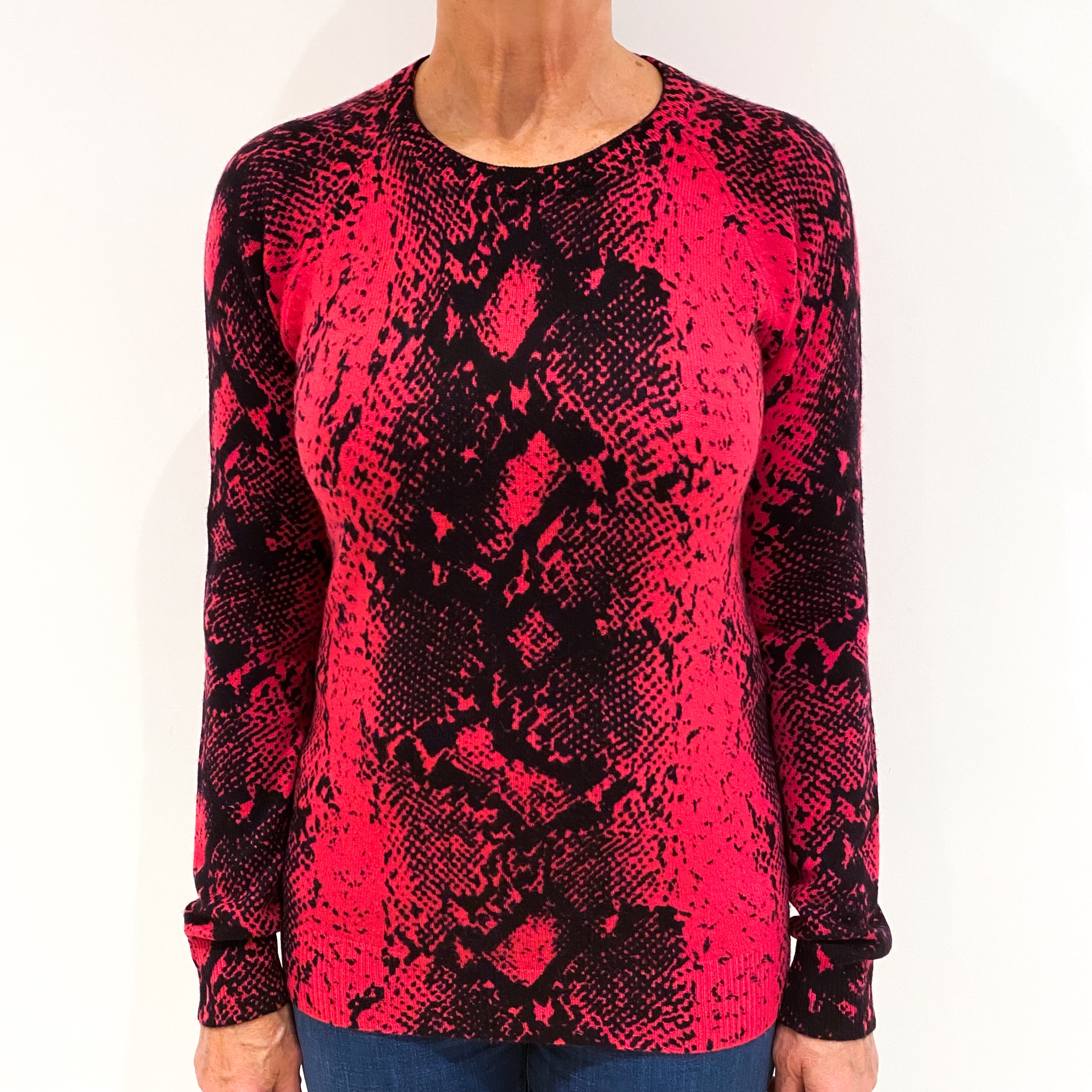 Fuchsia Pink and Black Snake Print Cashmere Crew Neck Jumper Medium