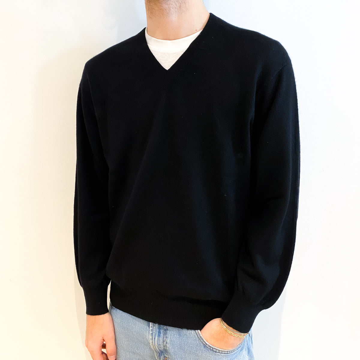 Men's Black Cashmere V Neck Jumper Large