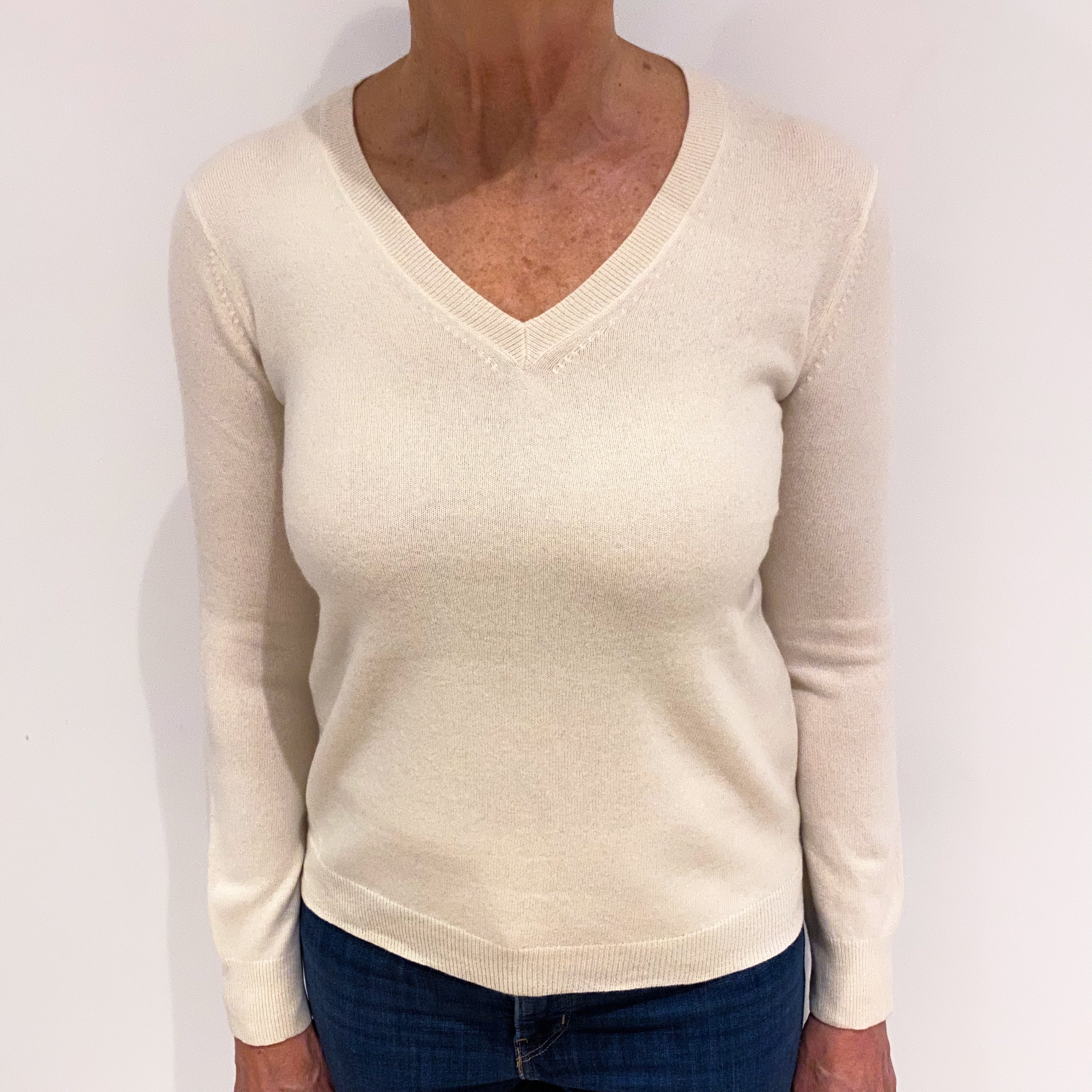 Vanilla Cream Cashmere V Neck Jumper Medium