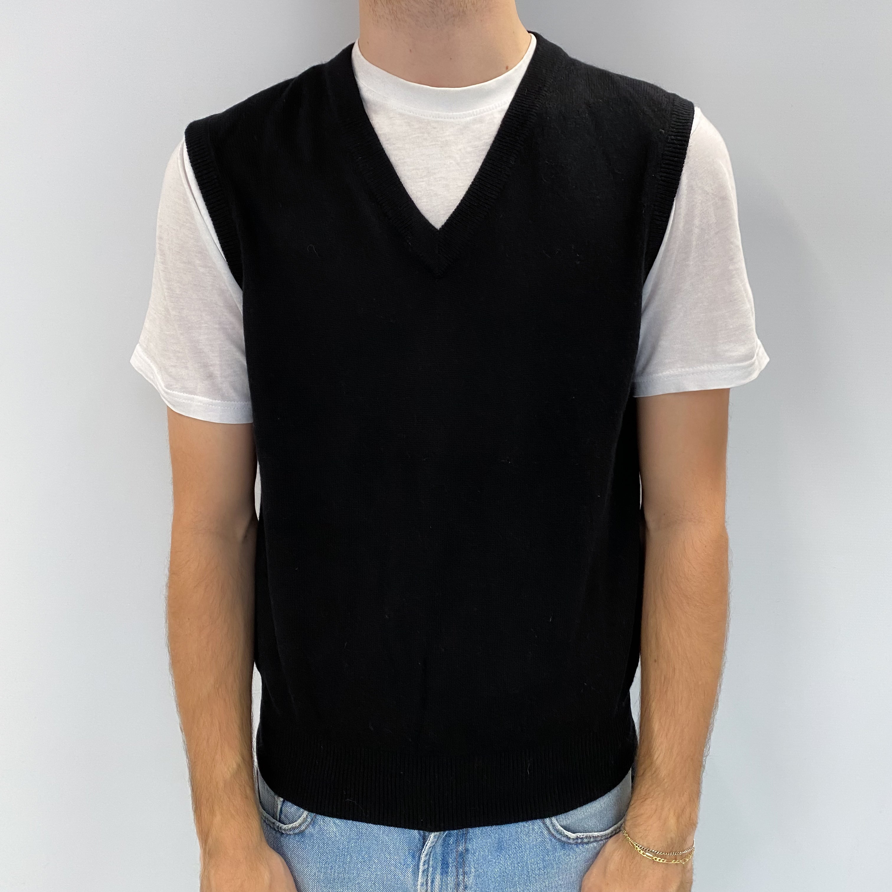 Men's Black Cashmere V Neck Sleeveless Jumper Large