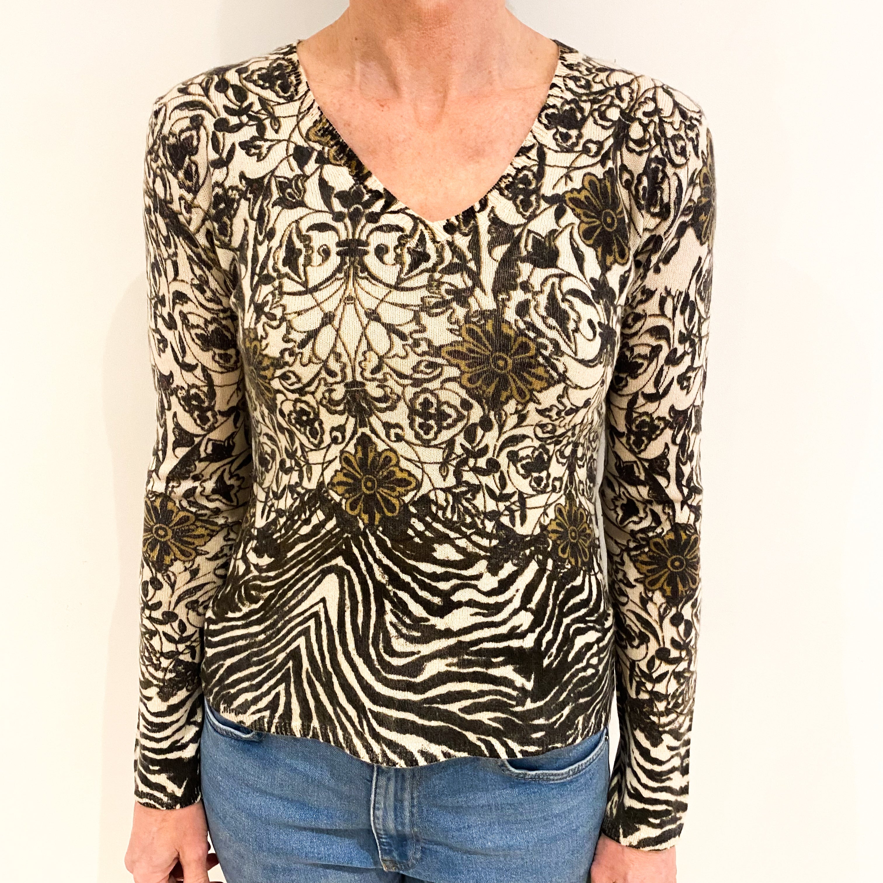 Vanilla Cream Floral Patterned Cashmere V Neck Jumper Small