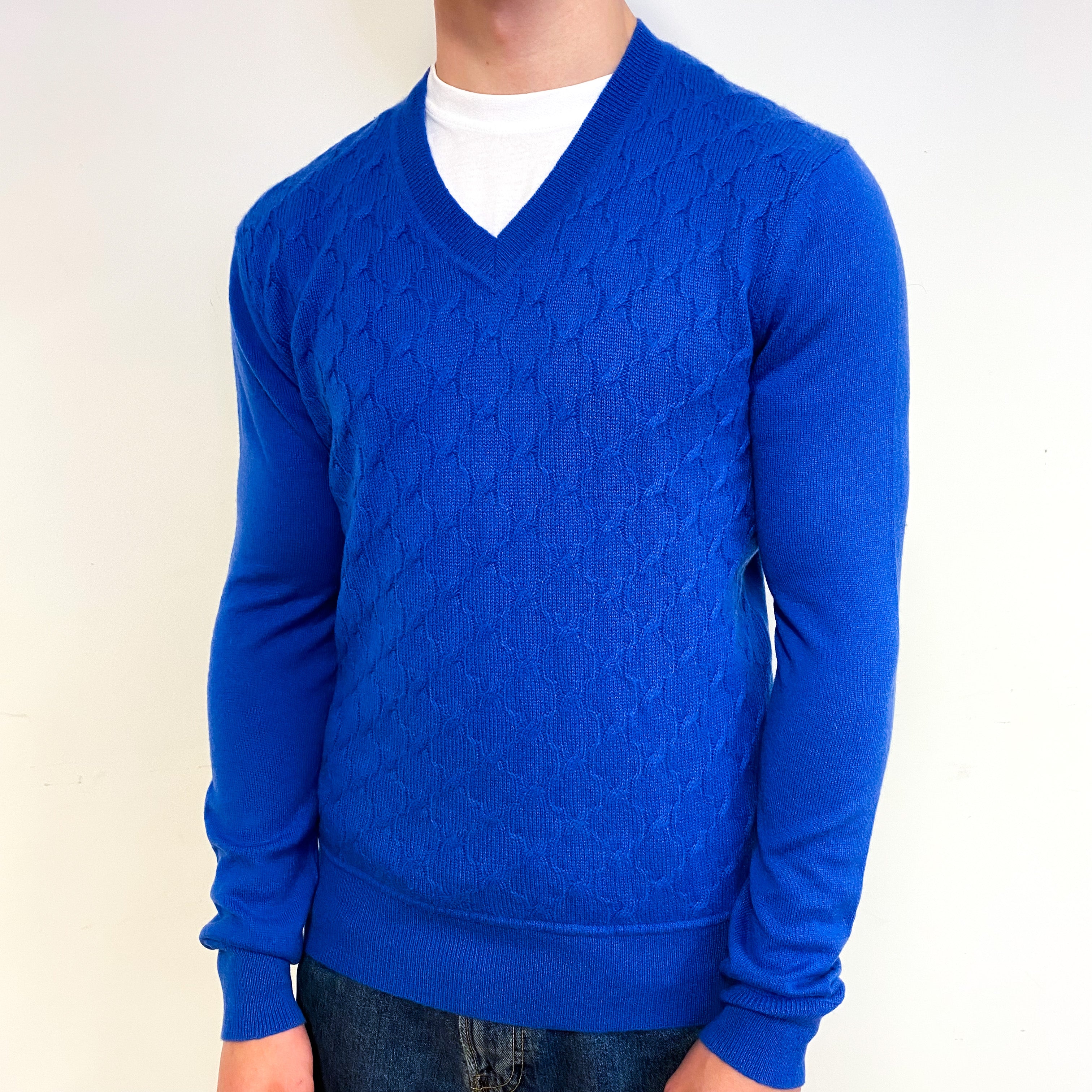 Men's Azure Blue Cable Cashmere V-Neck Jumper Small