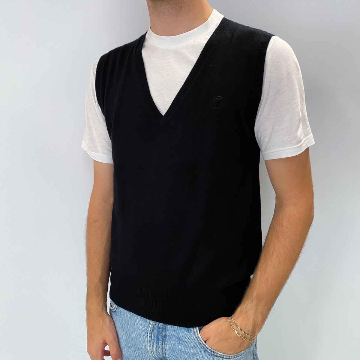 Men's Black Cashmere V Neck Sleeveless Jumper Medium