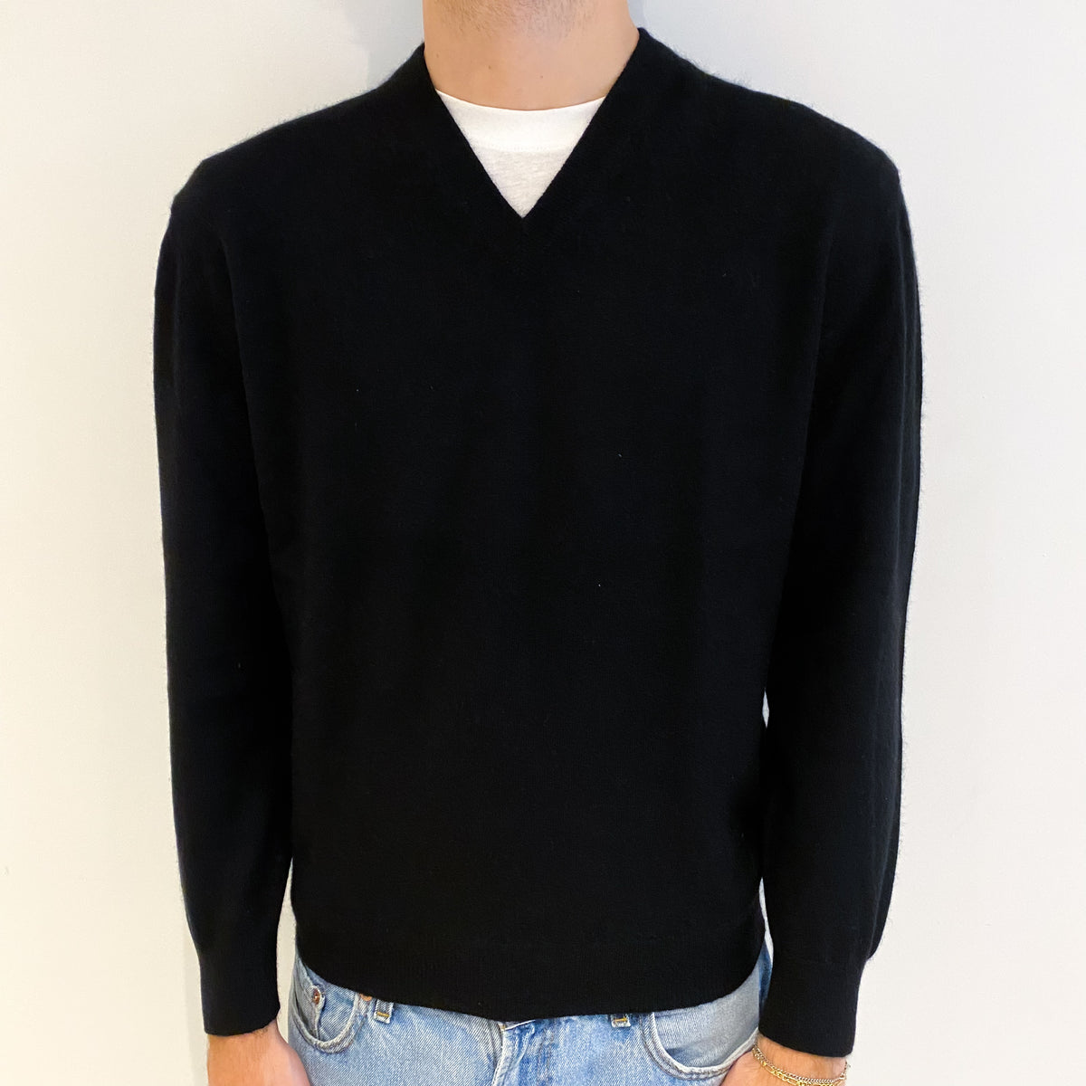 Men's Black Cashmere V Neck Jumper Large