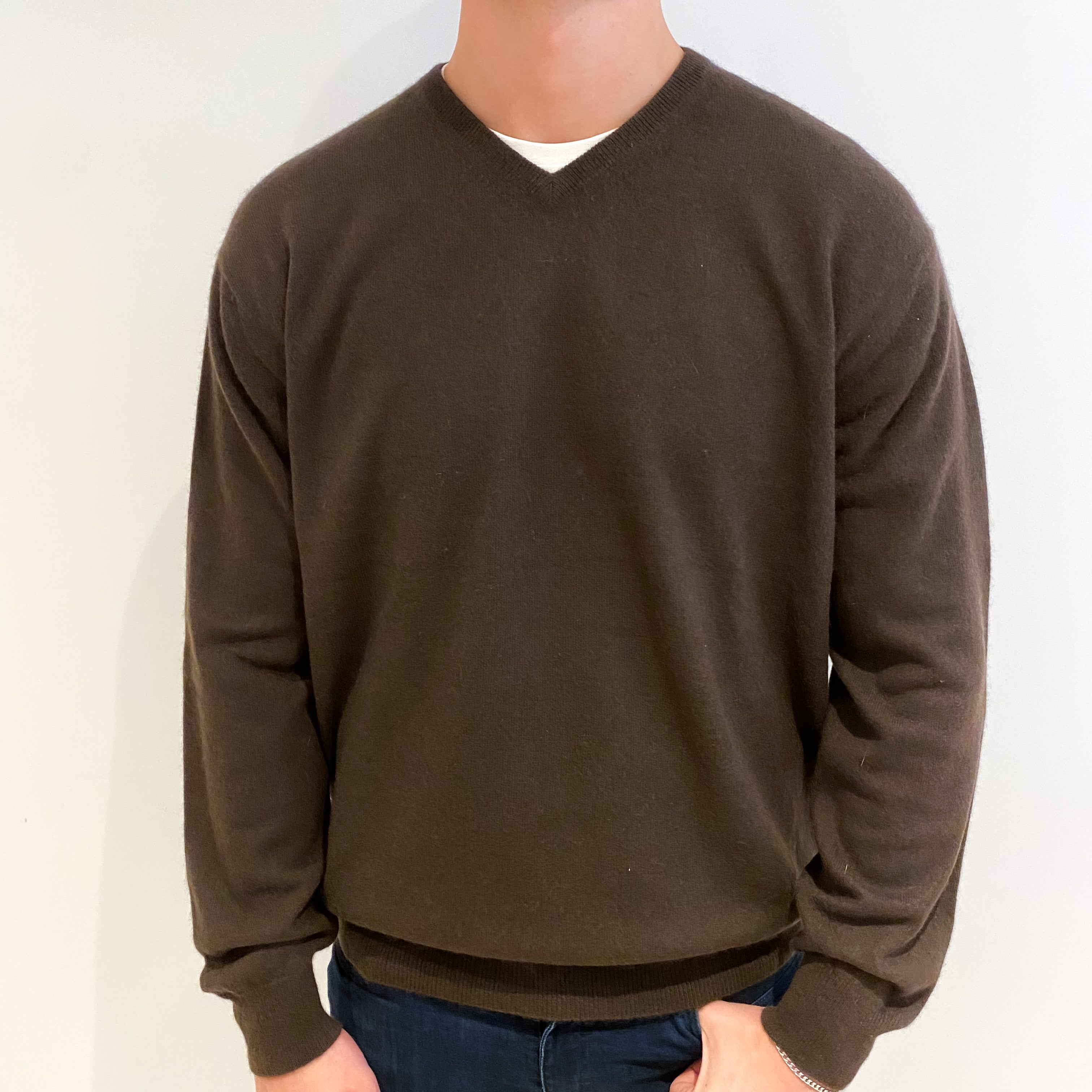 Men's Dark Chee Brown Cashmere V Neck Jumper XXL