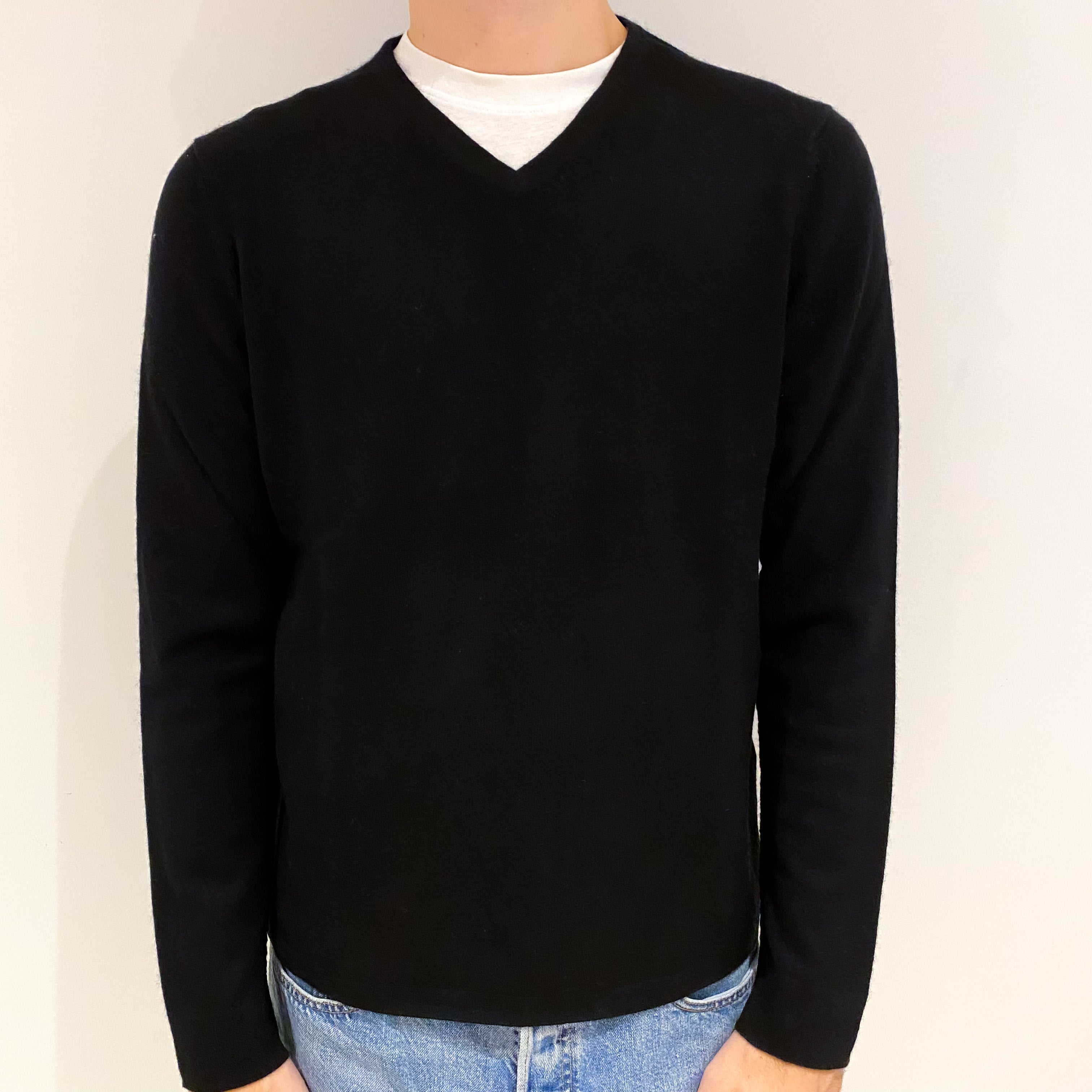 Men's Black Cashmere V Neck Jumper Large