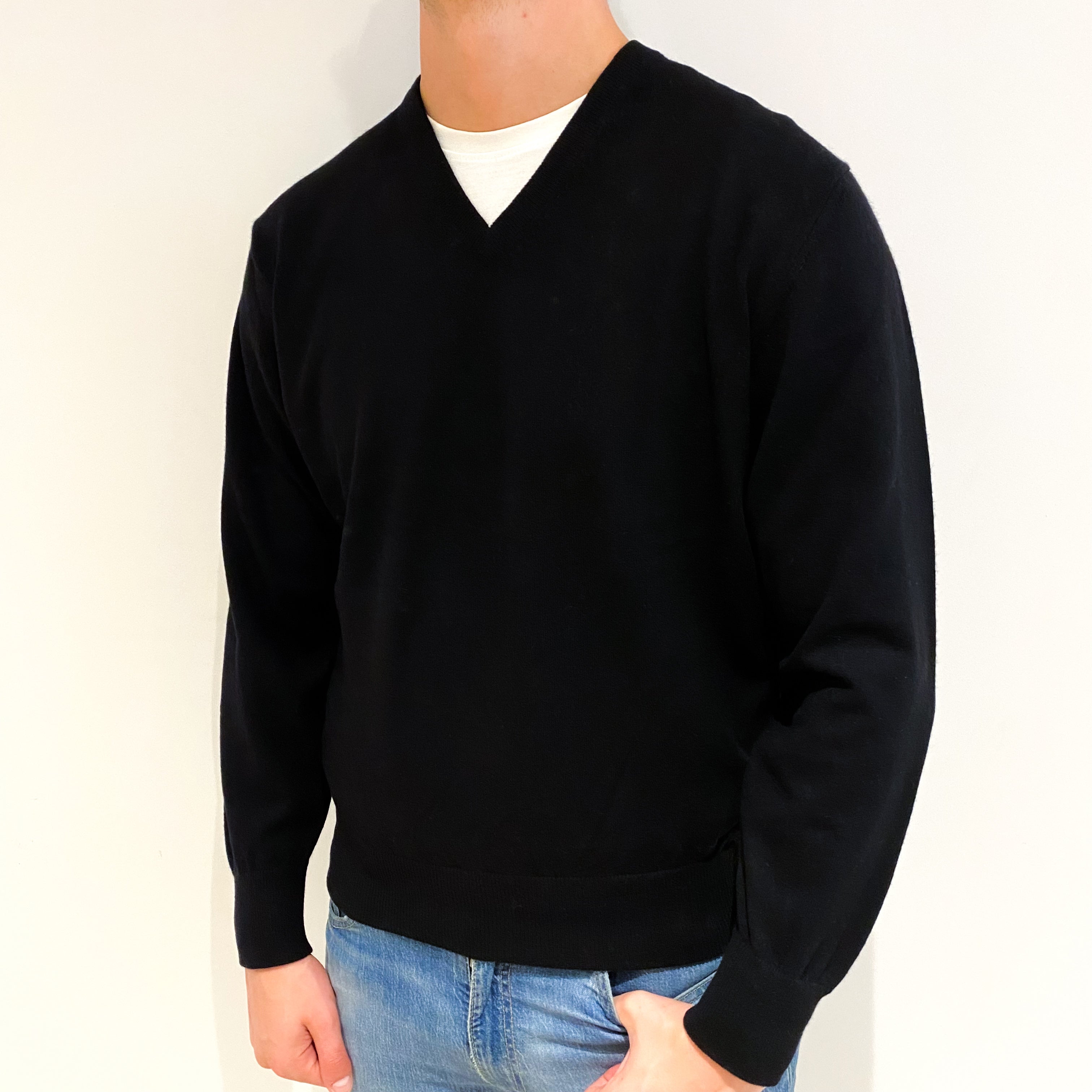 Men's Black Cashmere V Neck Jumper XL