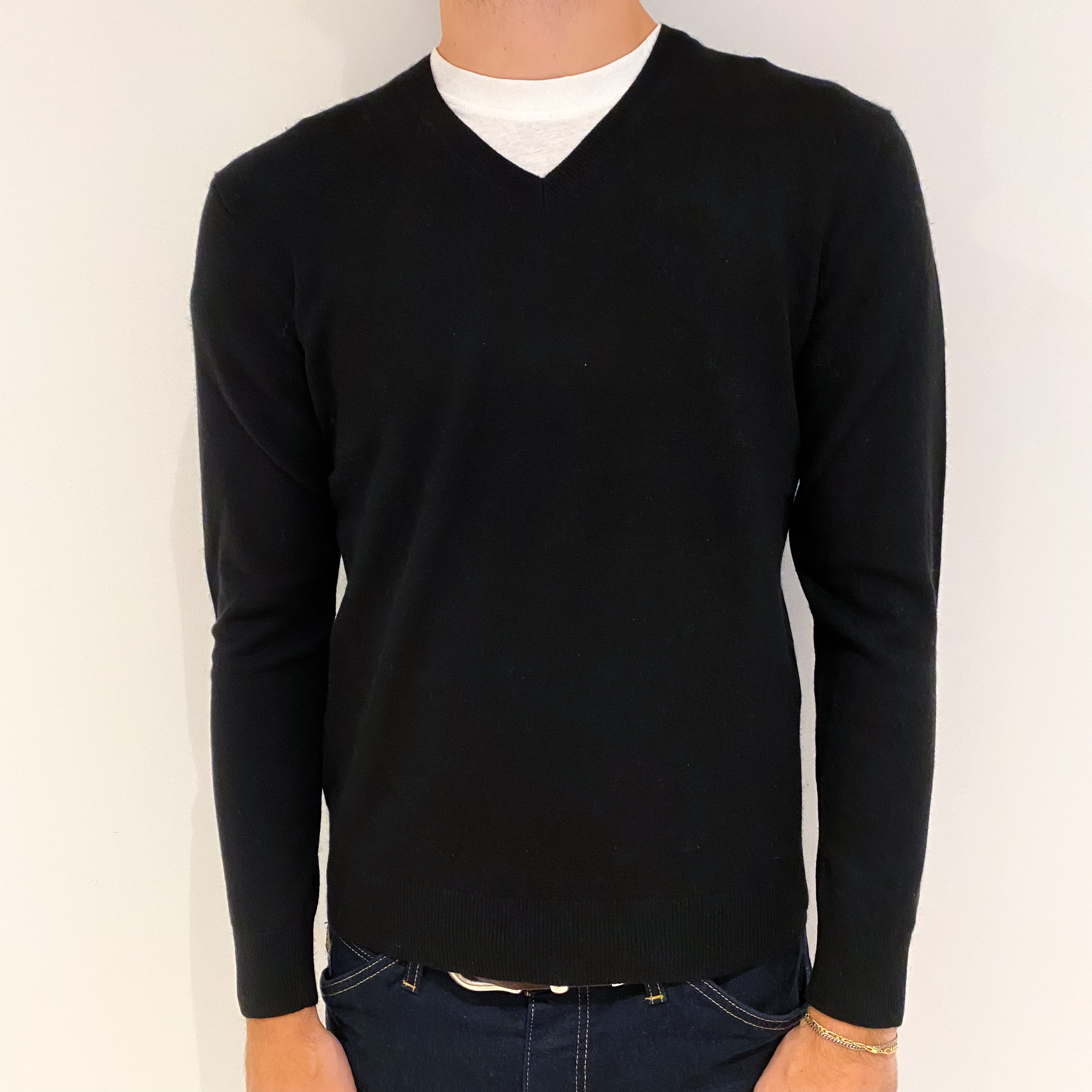 Men's Black Cashmere V-Neck Jumper Medium