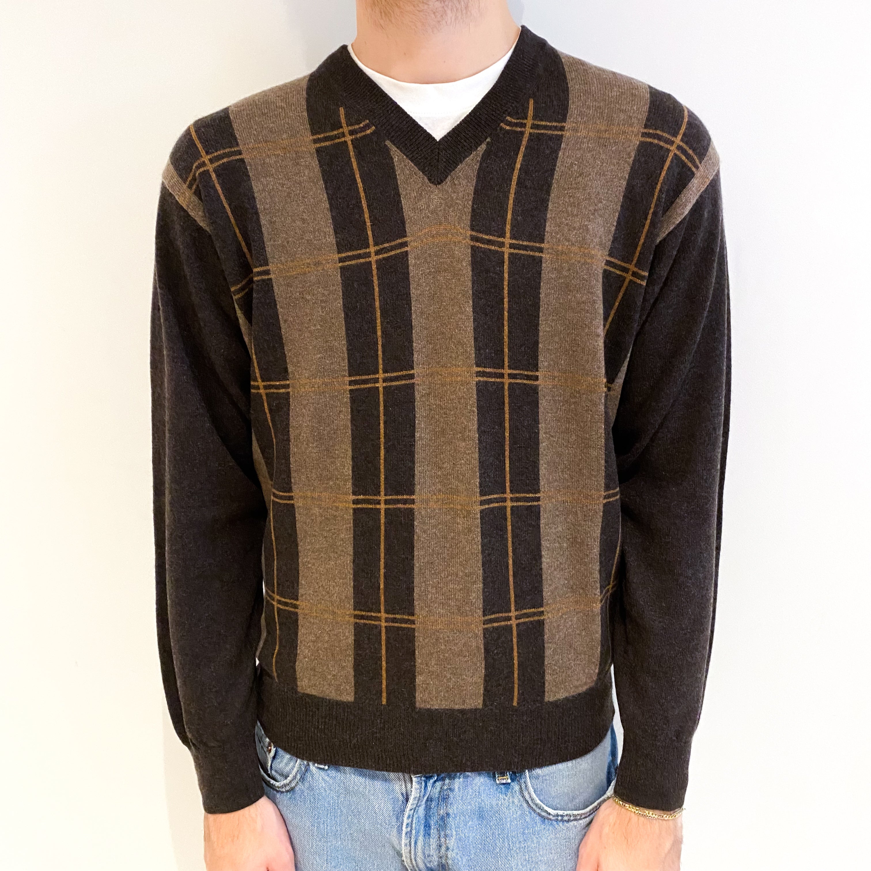 Men's Peppercorn Brown Checked Cashmere V Neck Jumper Large
