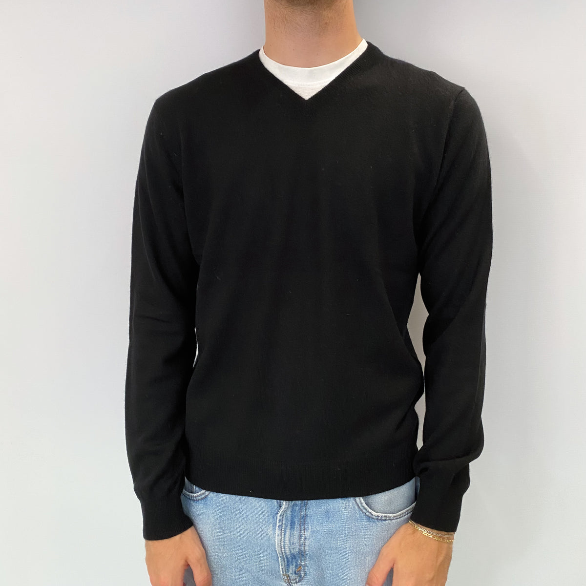 Men's Black Cashmere V Neck Jumper Medium