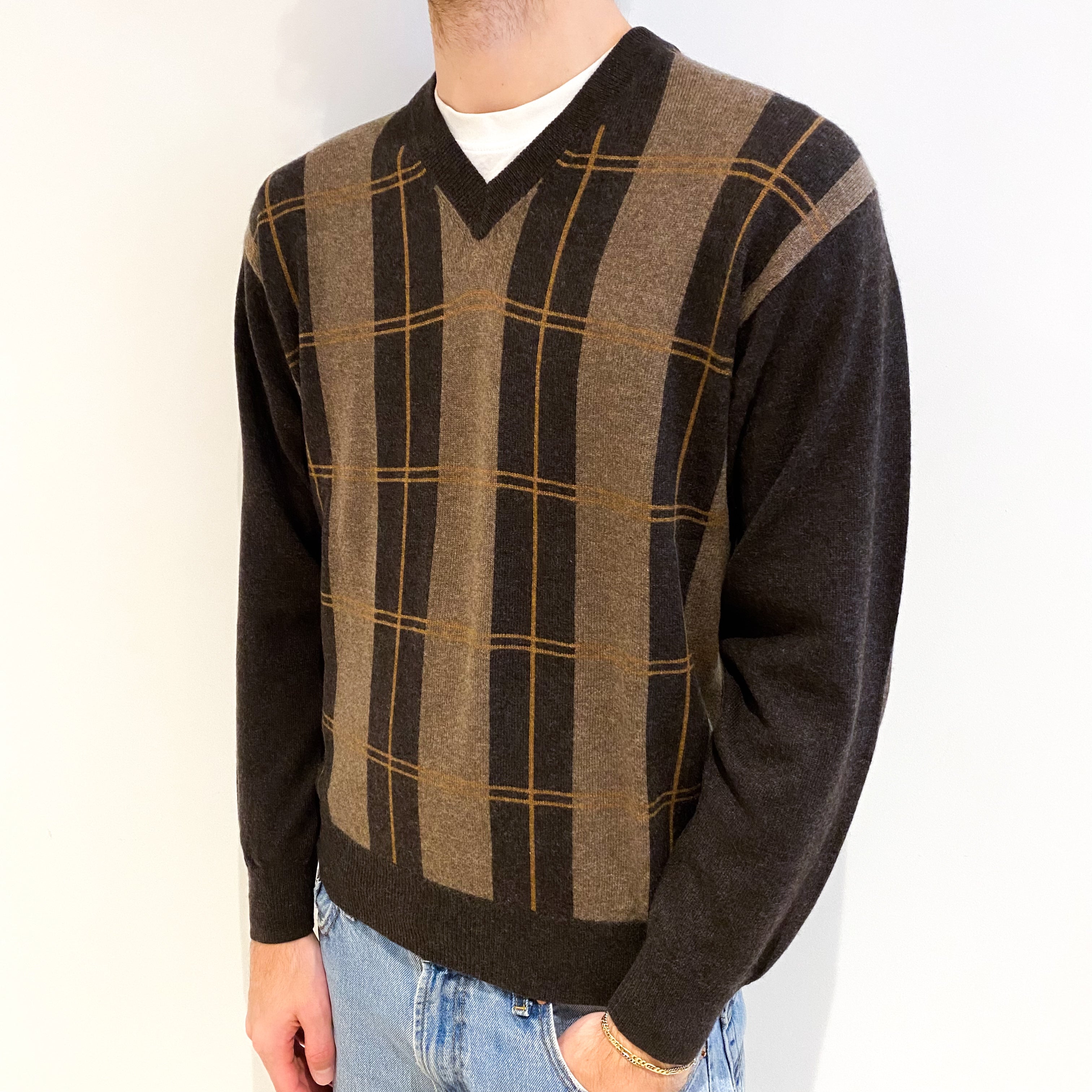 Men's Peppercorn Brown Checked Cashmere V Neck Jumper Large
