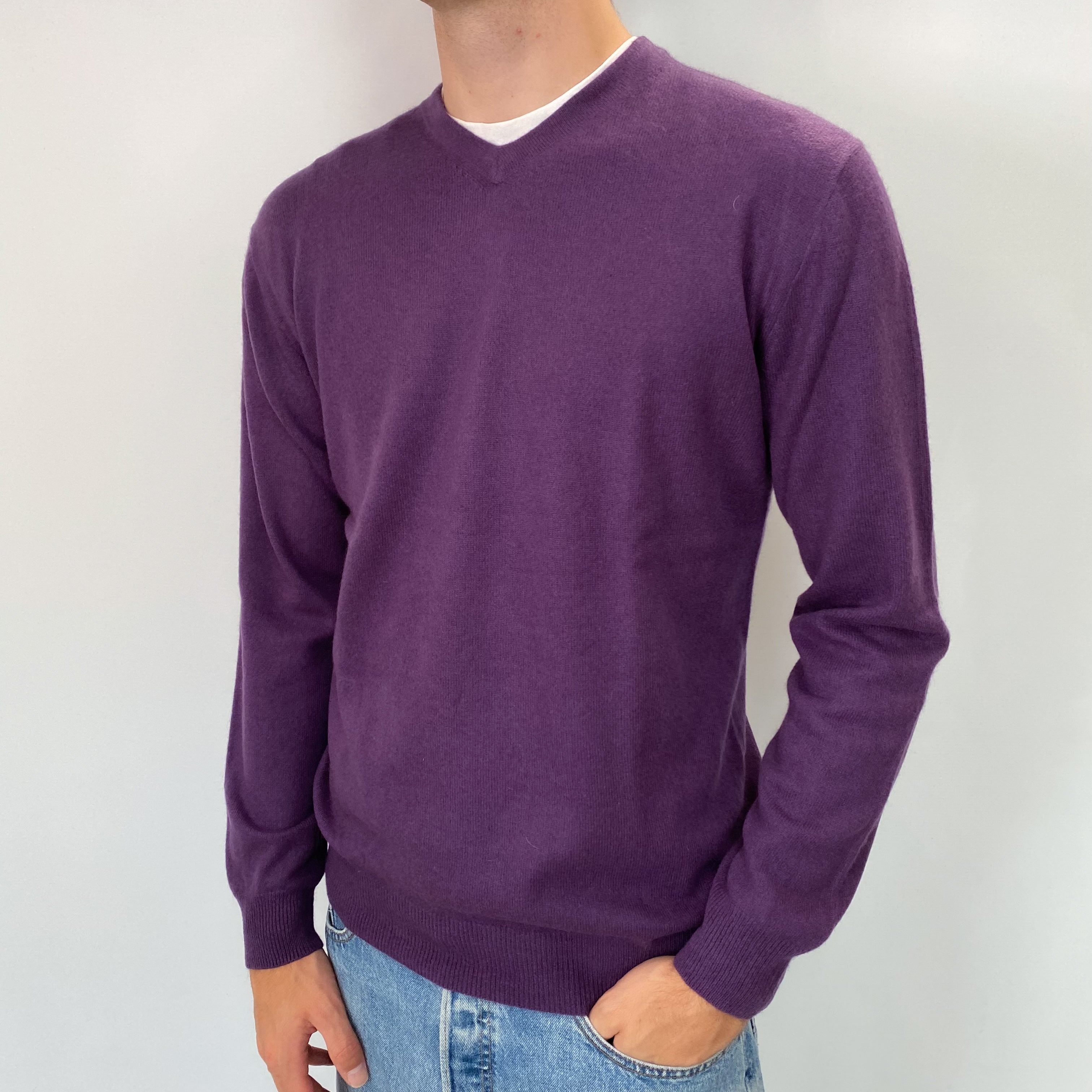 Men's Blueberry Purple Cashmere V Neck Jumper Medium