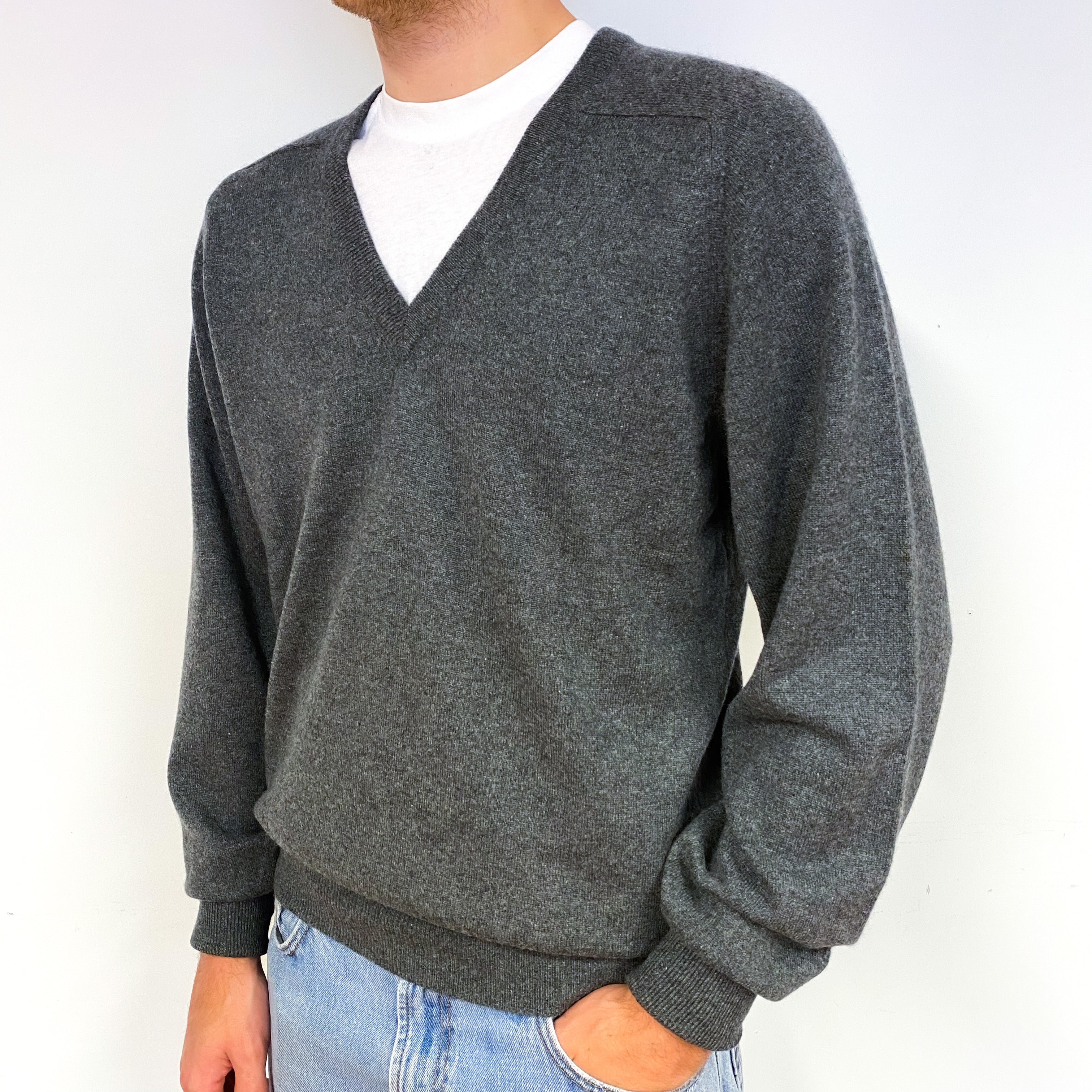 Men's Ash Grey Cashmere V-Neck Jumper Large