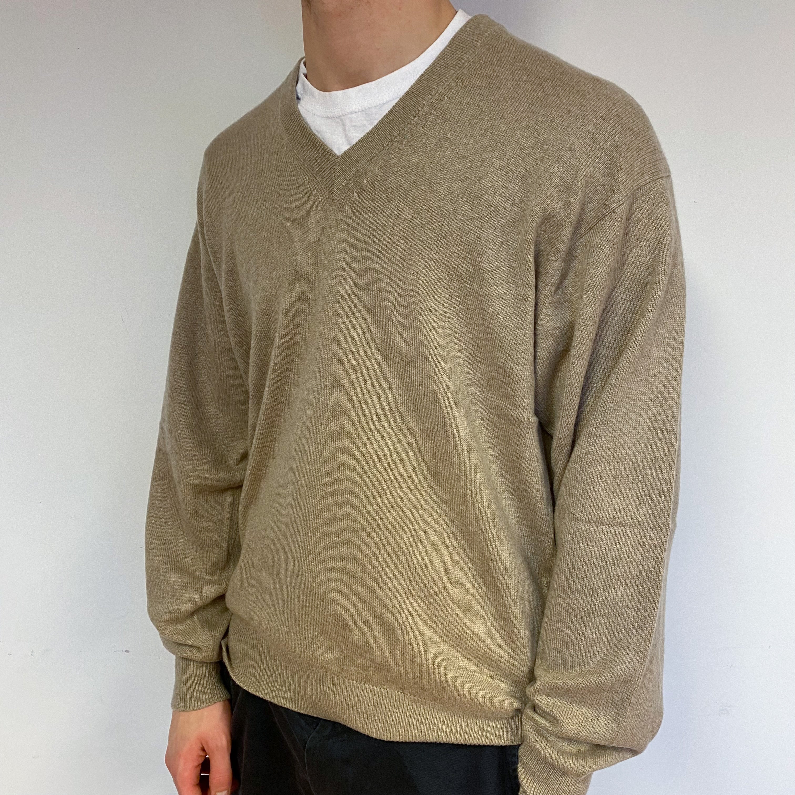 Men's Fawn Beige Cashmere V-Neck Jumper Large