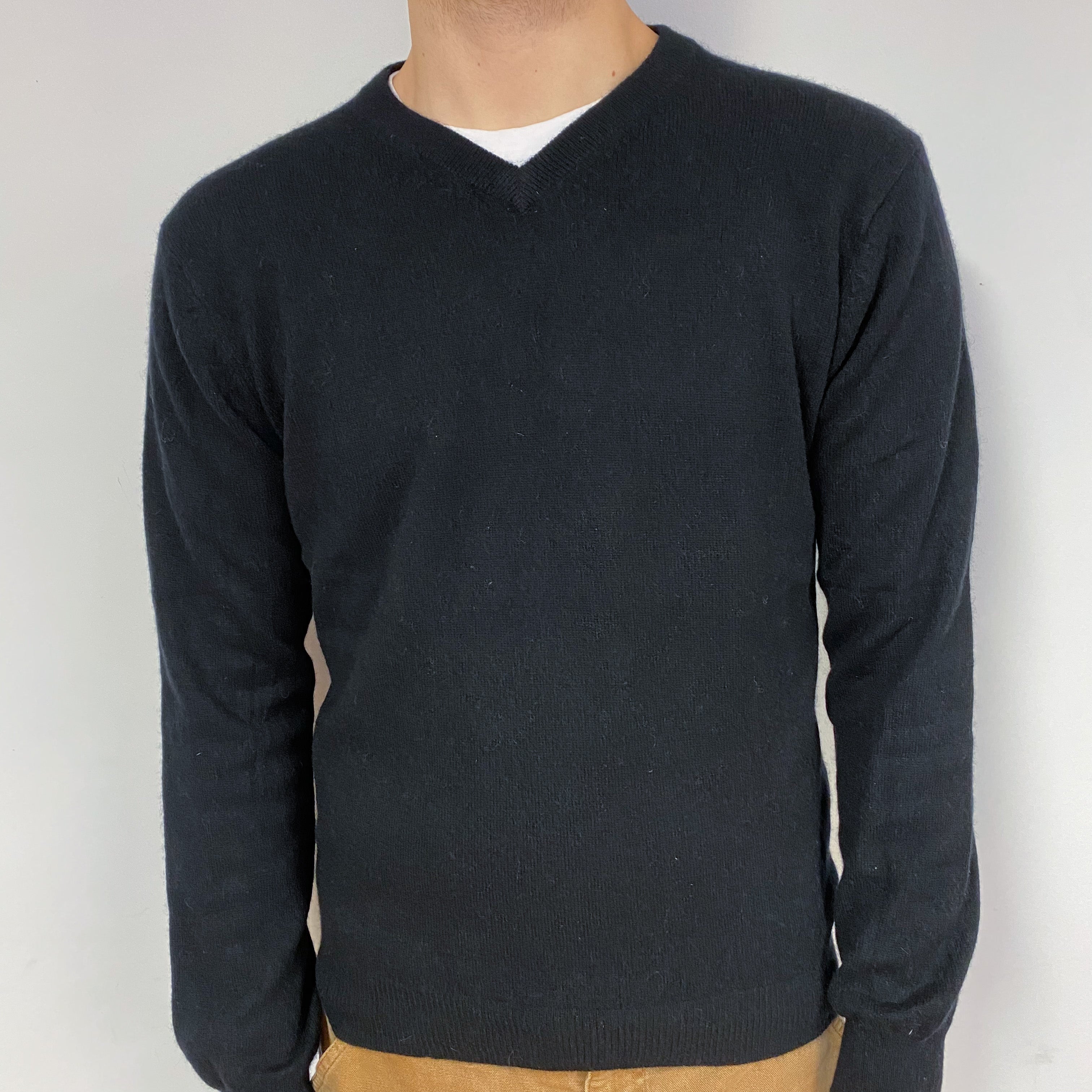 Men's Black Cashmere V-Neck Jumper Large