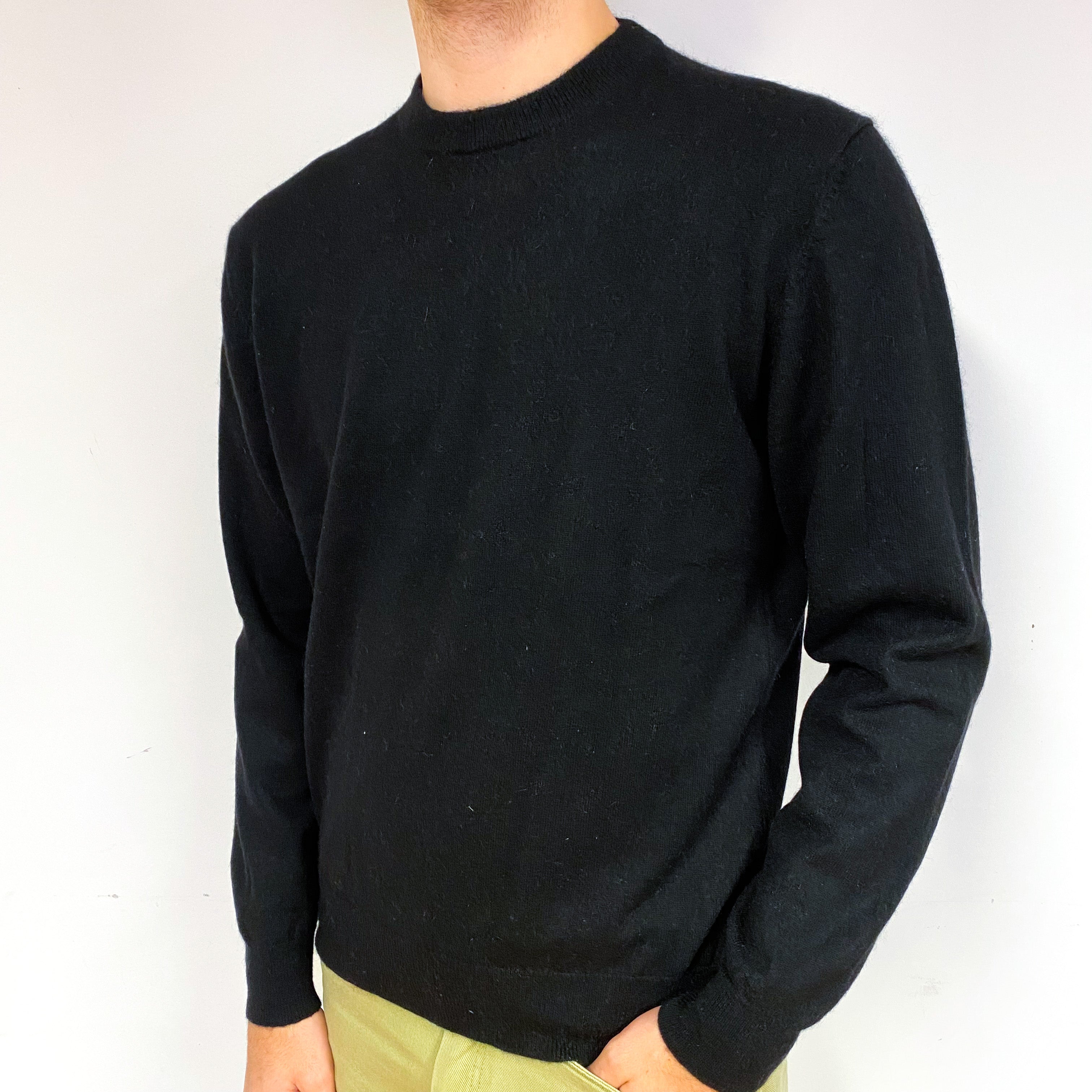 Men's Black Cashmere Crew Neck Jumper Large