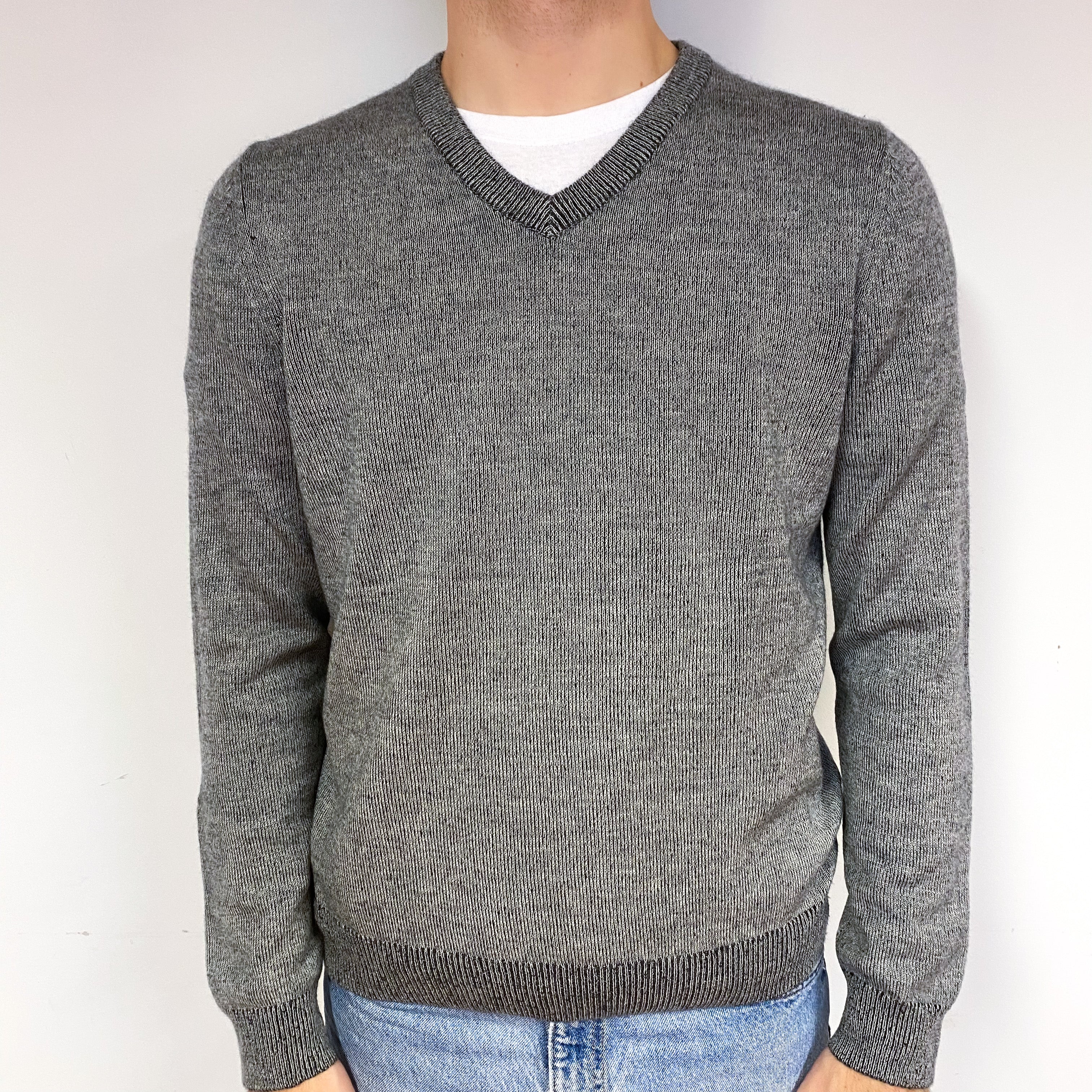 Men's Grey Two Tone Knit Cashmere V-Neck Jumper Medium
