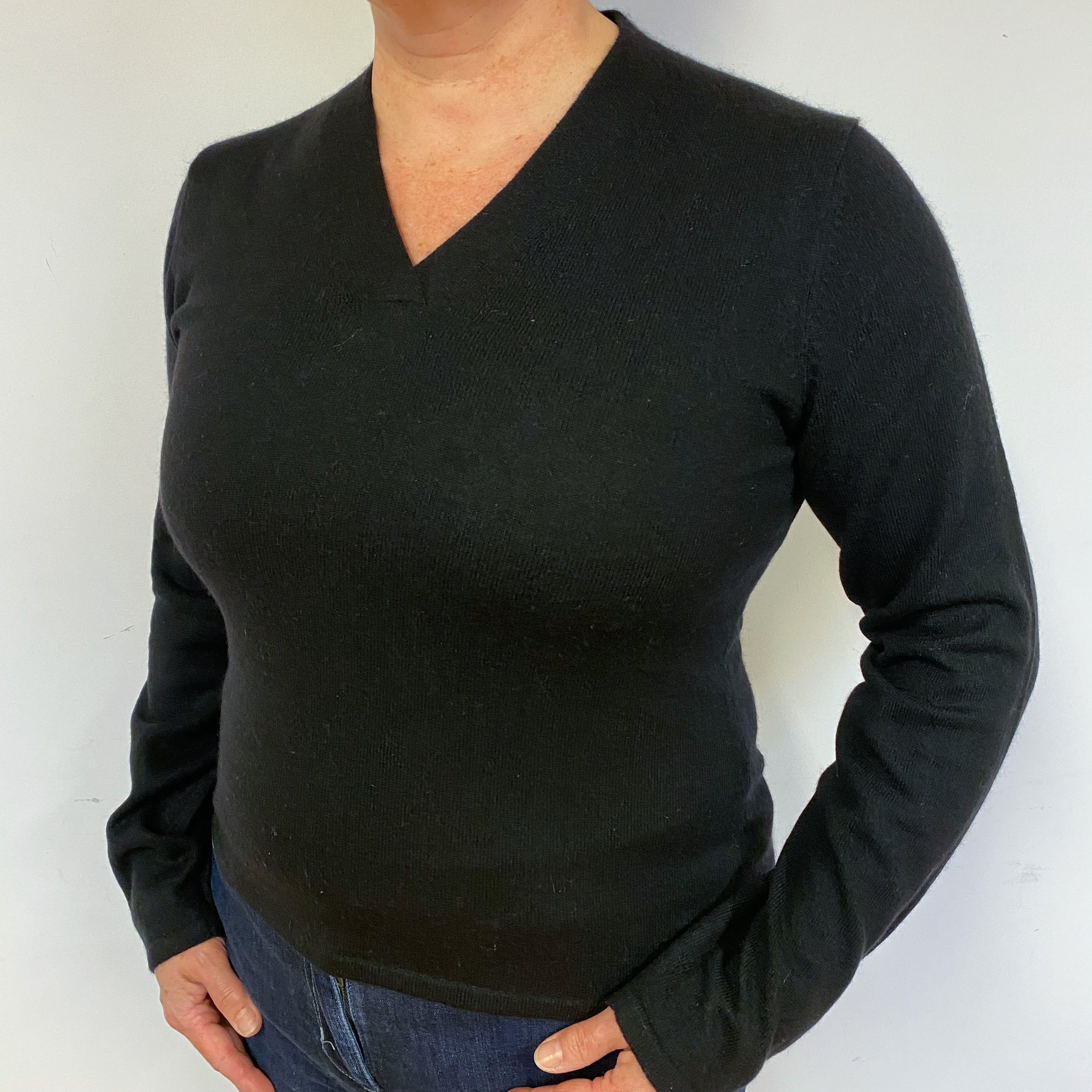 Black Cashmere V-Neck Jumper Large.