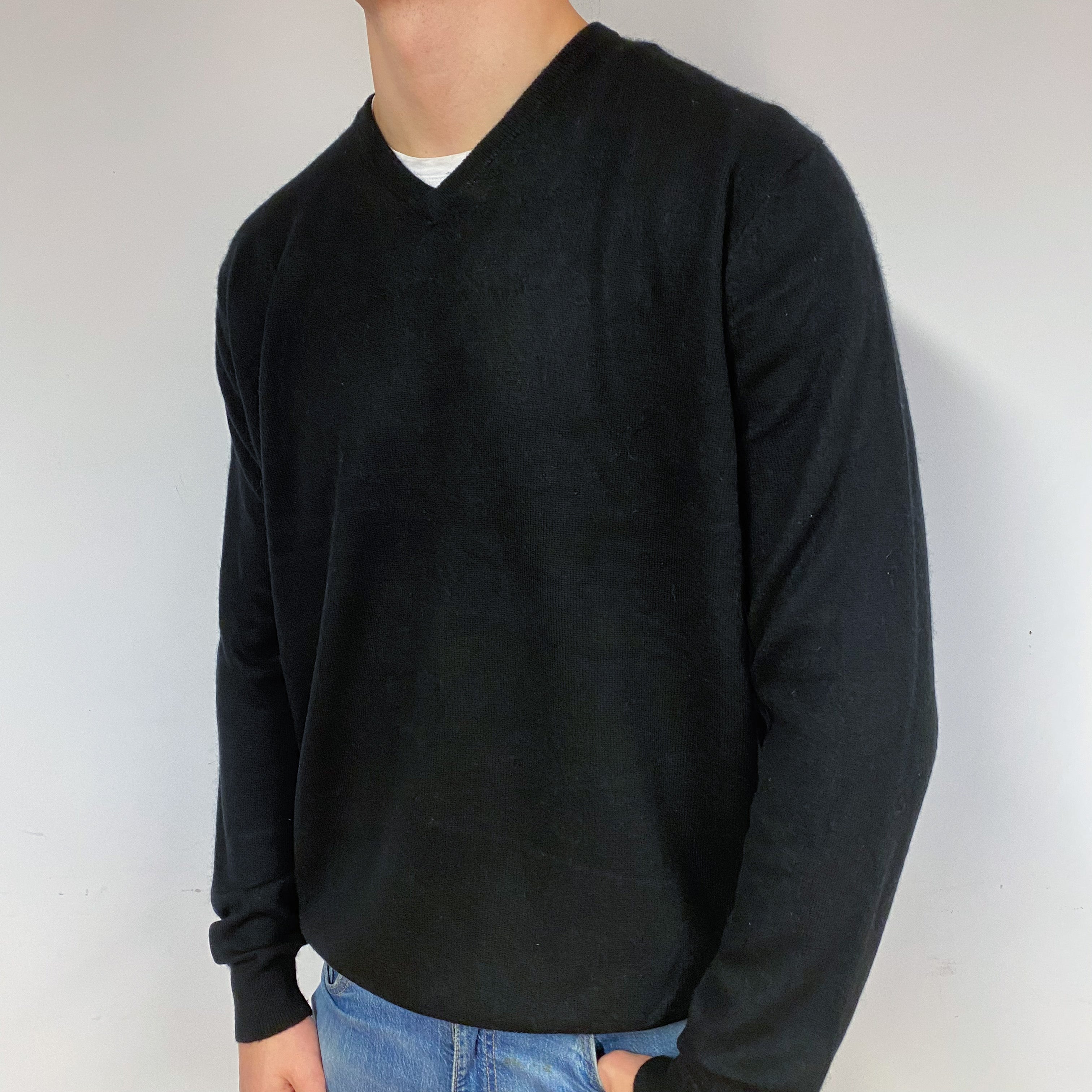 Men's Black Cashmere V-Neck Jumper Extra Extra Large