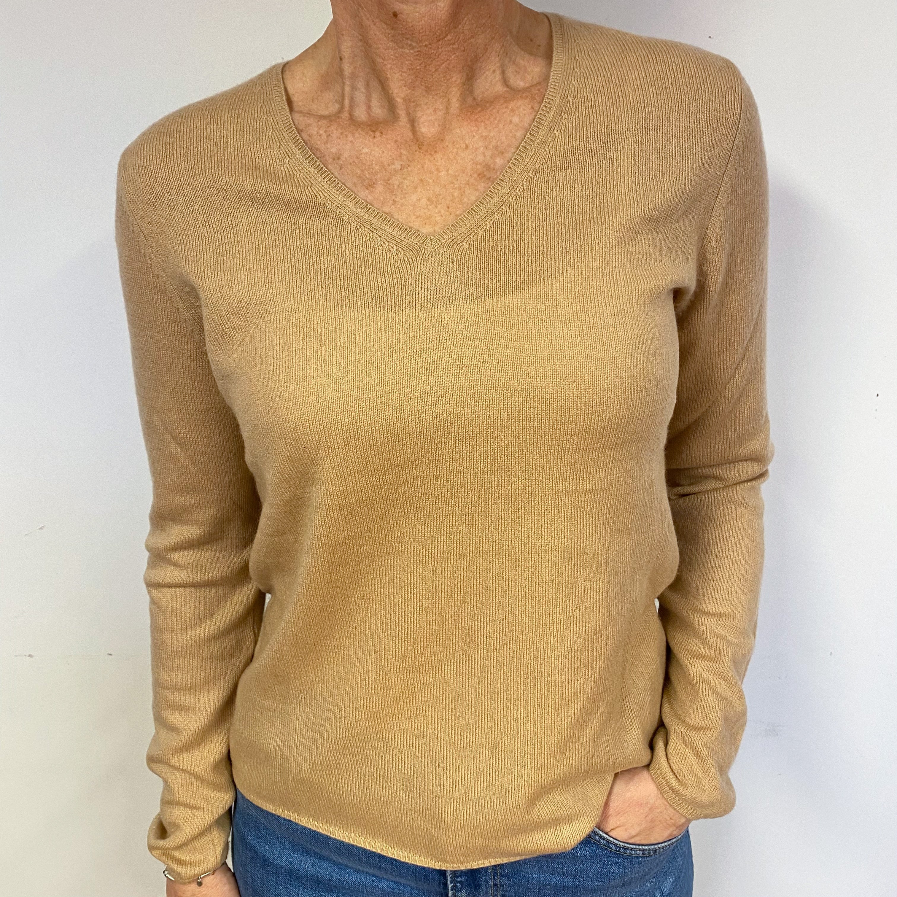 Camel Cashmere V-Neck Jumper Medium