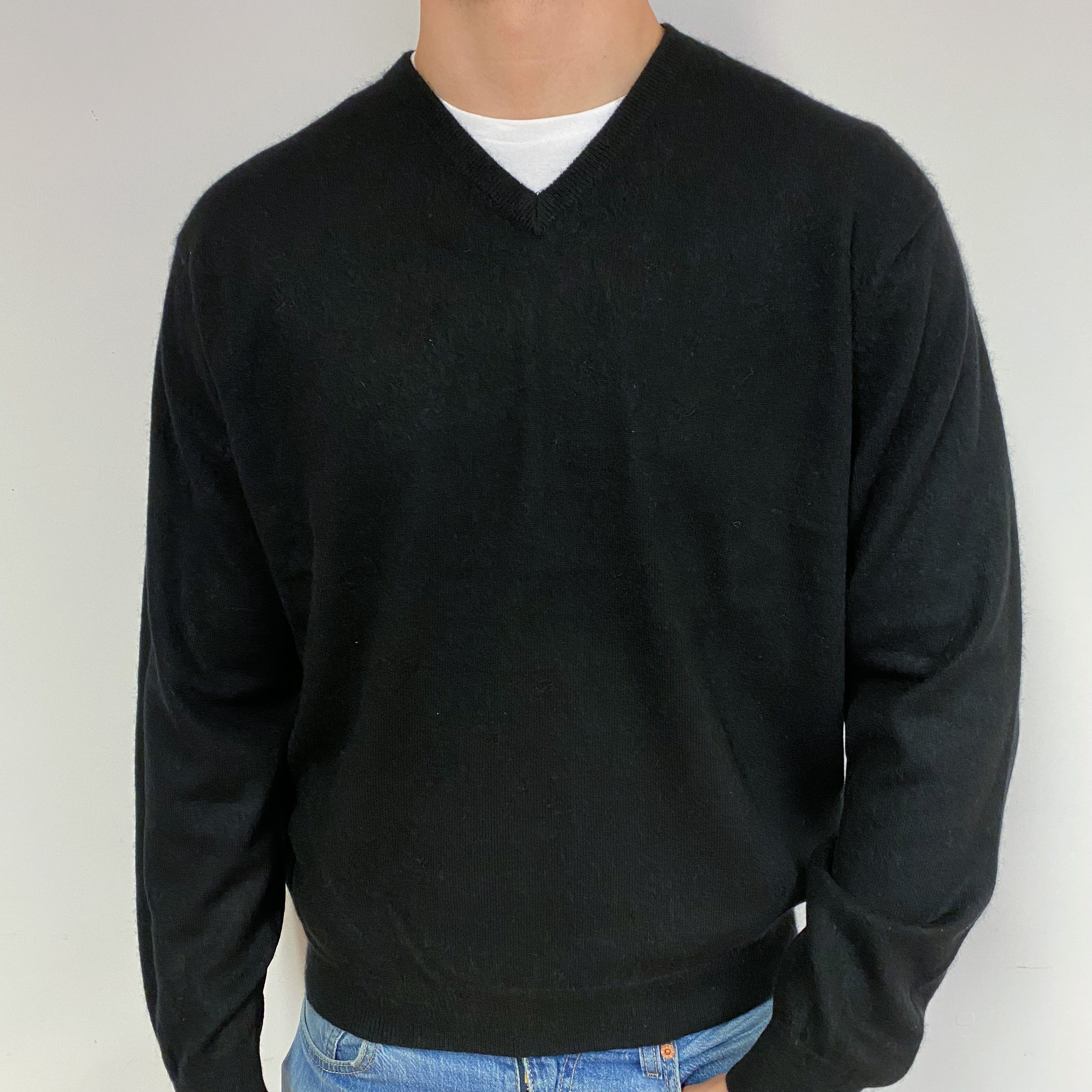 Men's Black Cashmere V-Neck Jumper XXL