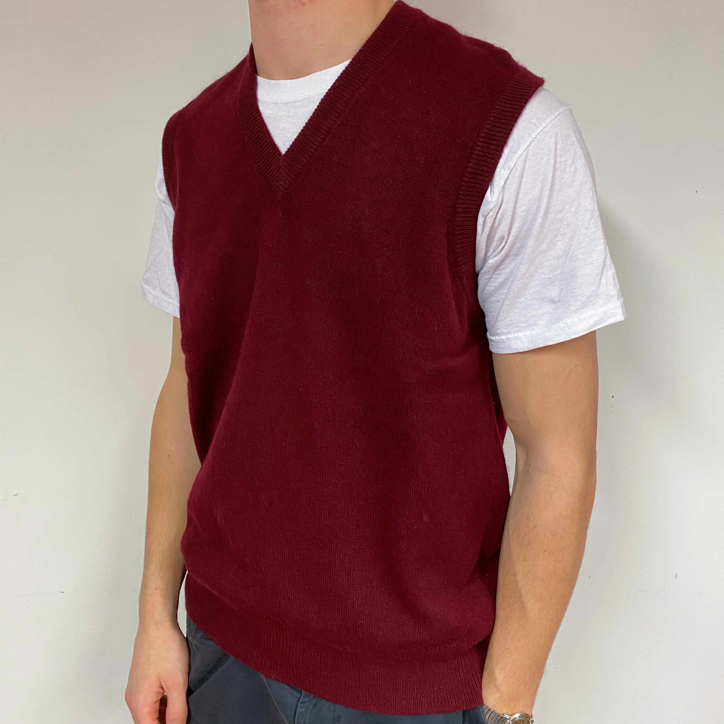 Men's Cashmere Wine Vintage Scottish V-Neck Sleeveless Jumper Large