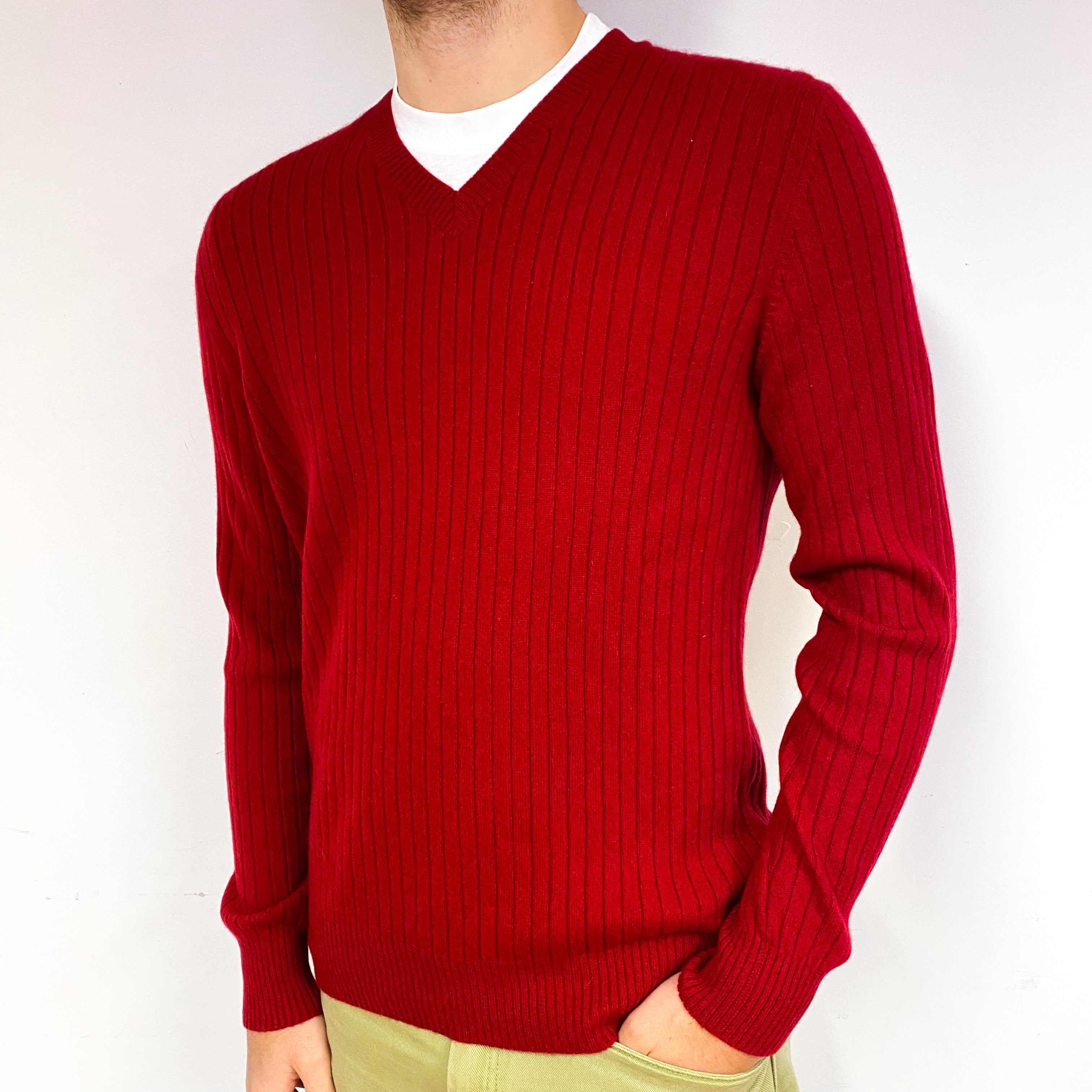 Men's Crimson Red Ribbed Cashmere V-Neck Jumper Large