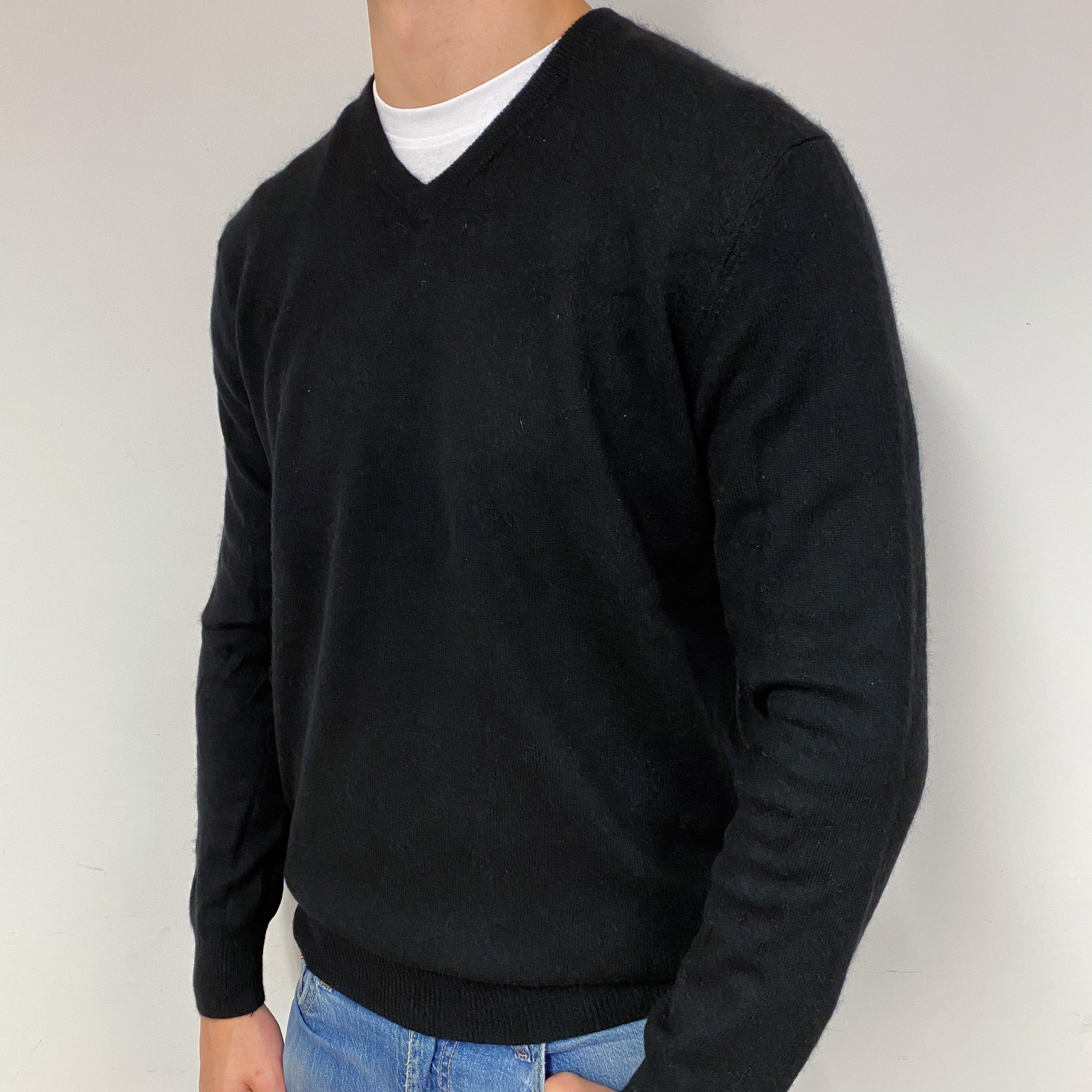 Men's Black Cashmere V-Neck Jumper Extra Large