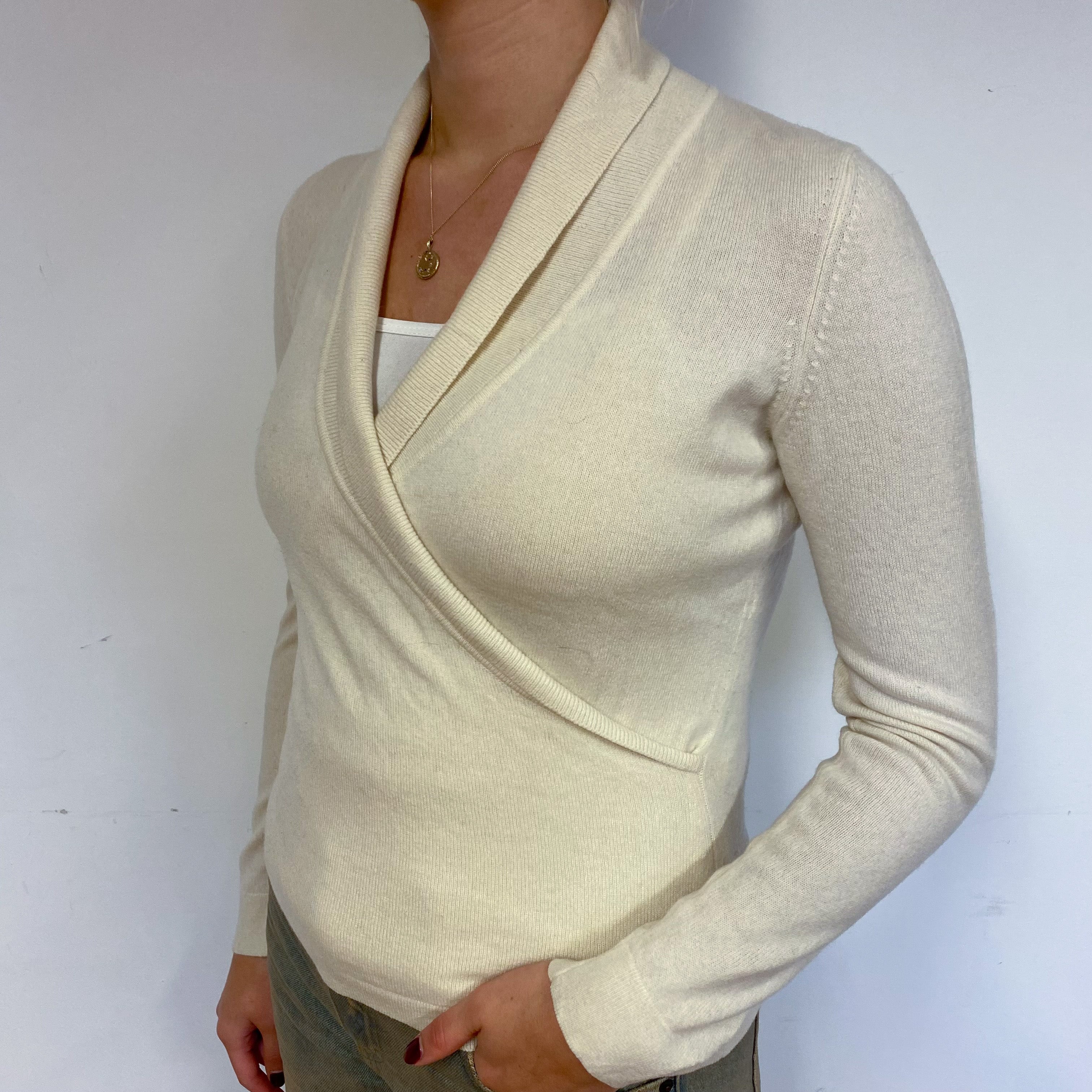 Cream Cross-Over Cashmere V-Neck Jumper Small