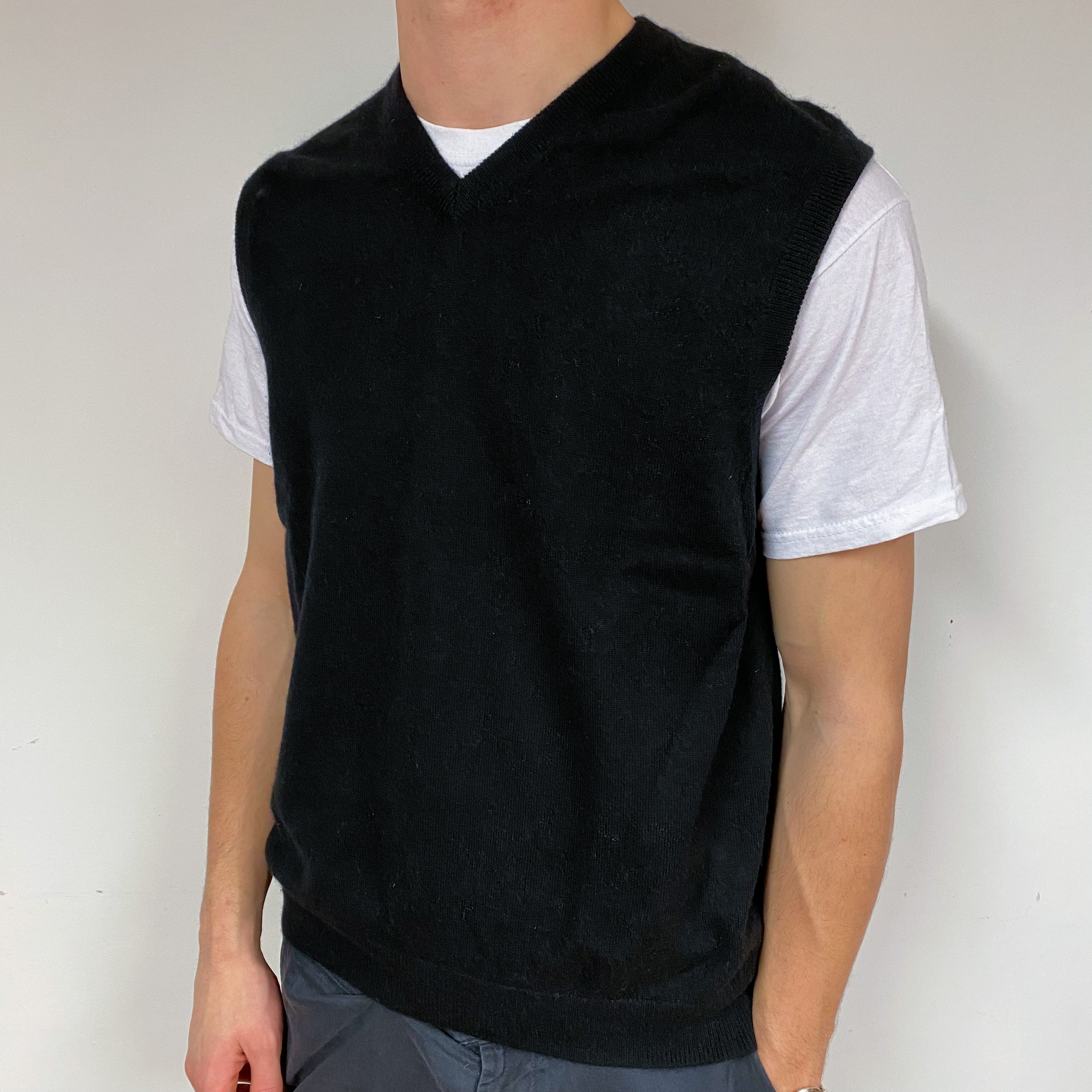 Men's Black Cashmere Sleeveless V-Neck Jumper Large