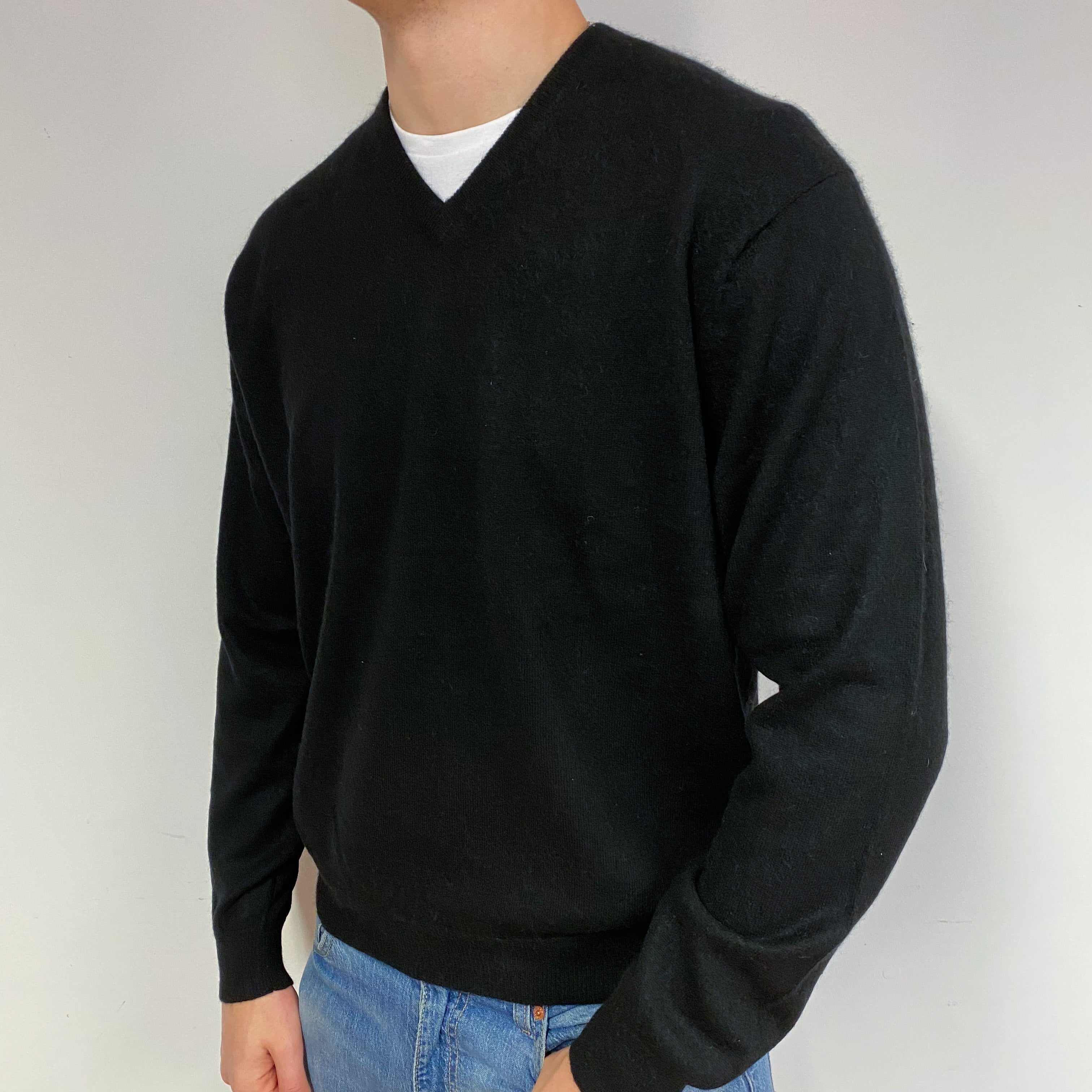 Men's Black Cashmere V-Neck Jumper XXL
