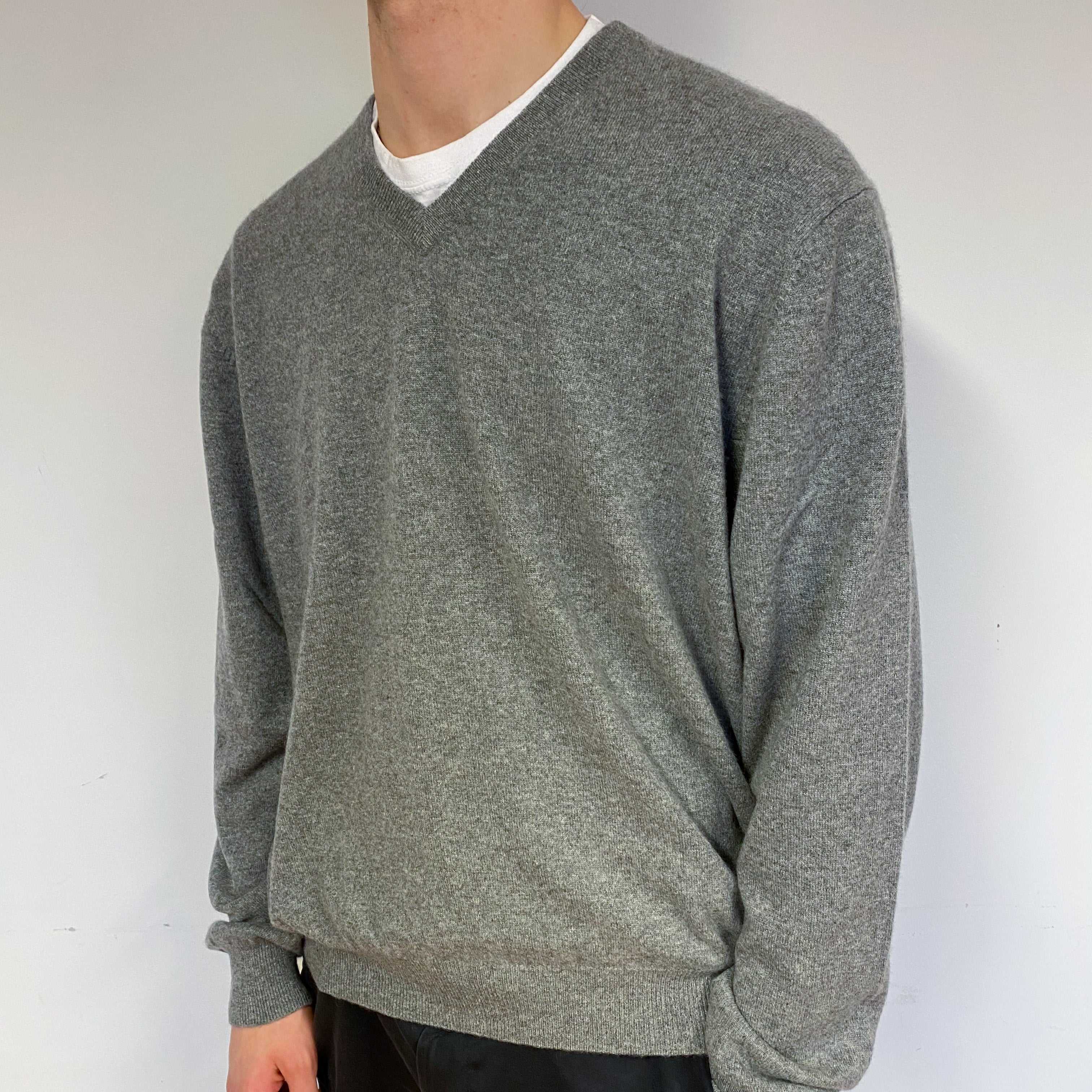 Men's Steel Grey Cashmere V-Neck Jumper Medium