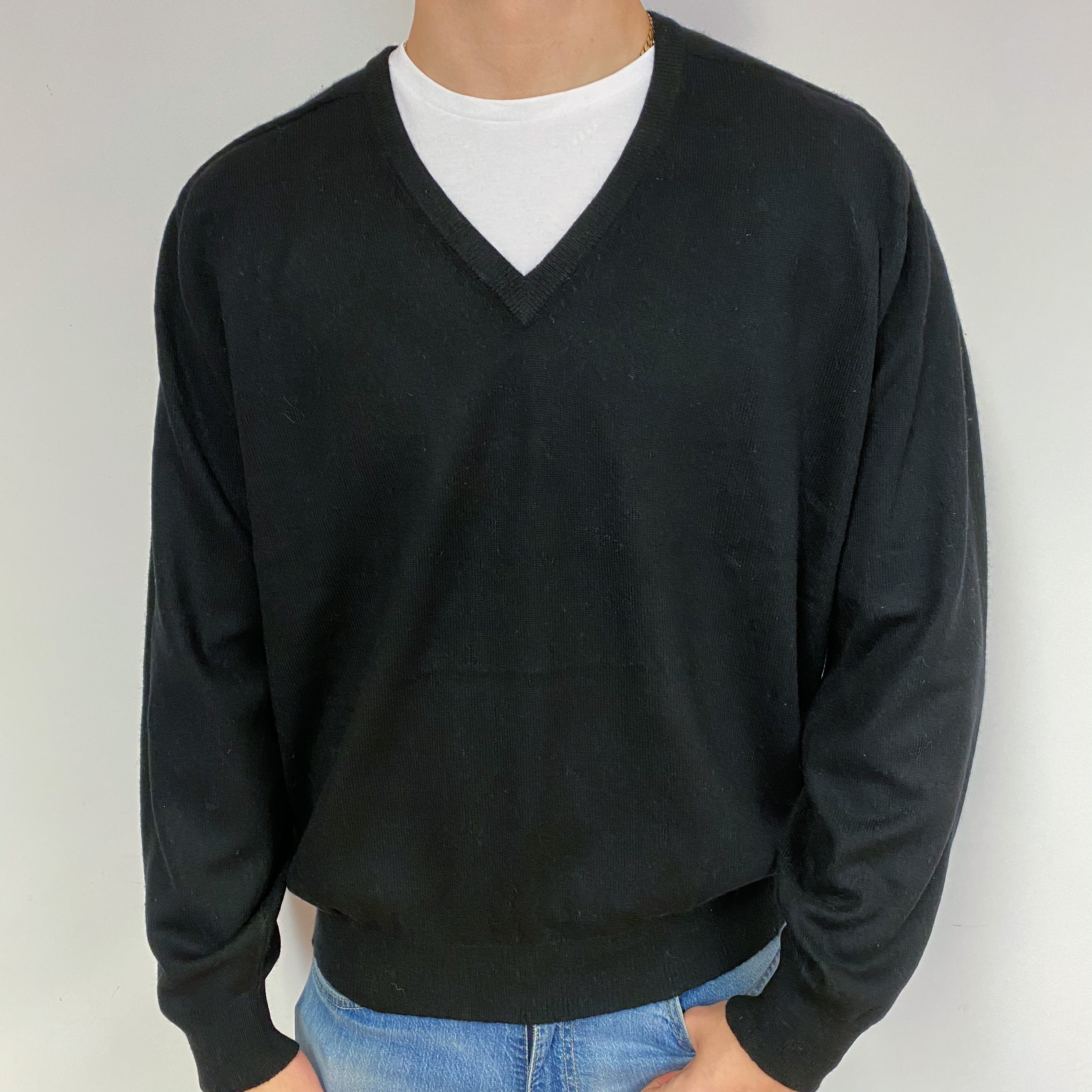 Men's Black Cashmere V-Neck Jumper XXL