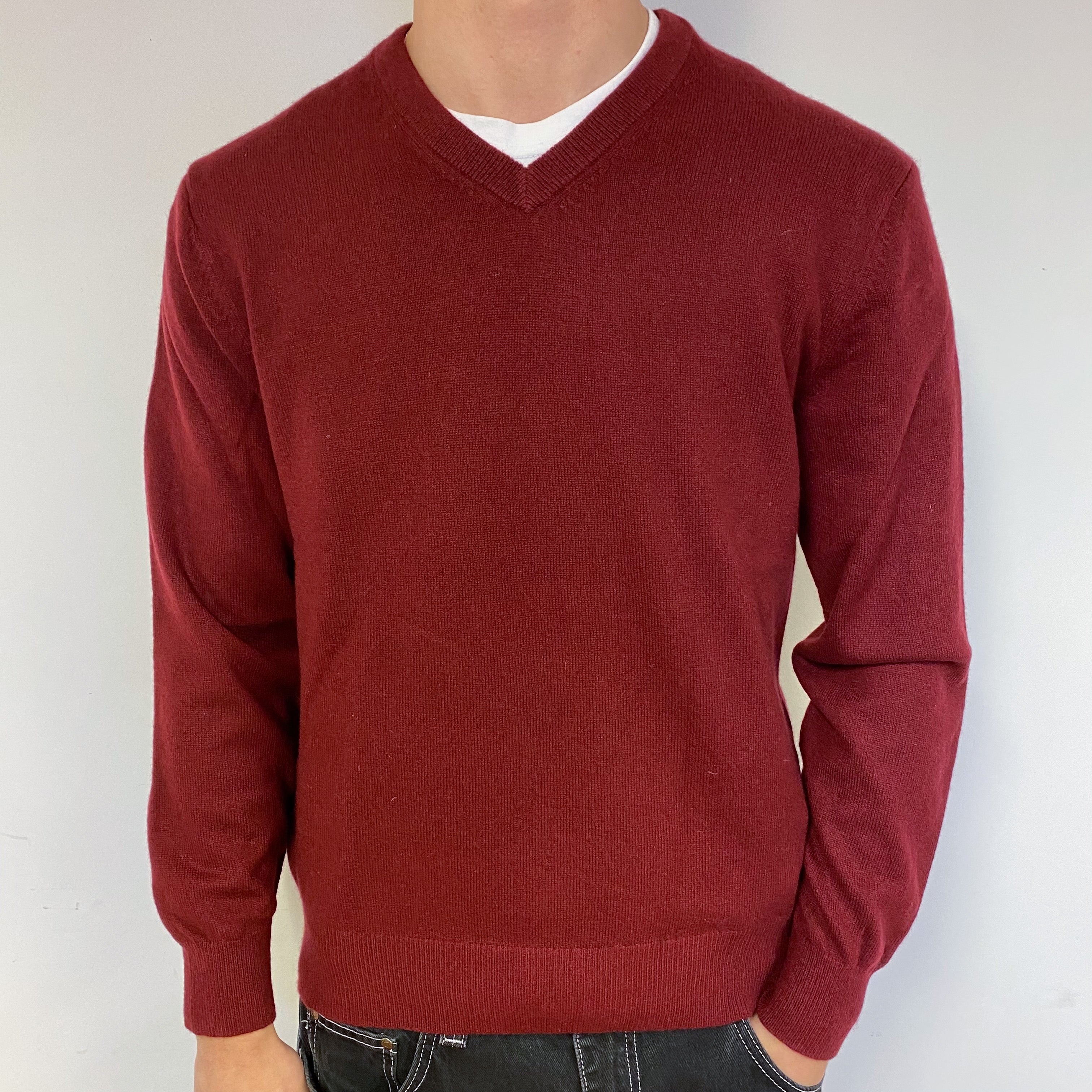 Men’s Maroon Red Cashmere V-Neck Jumper Medium